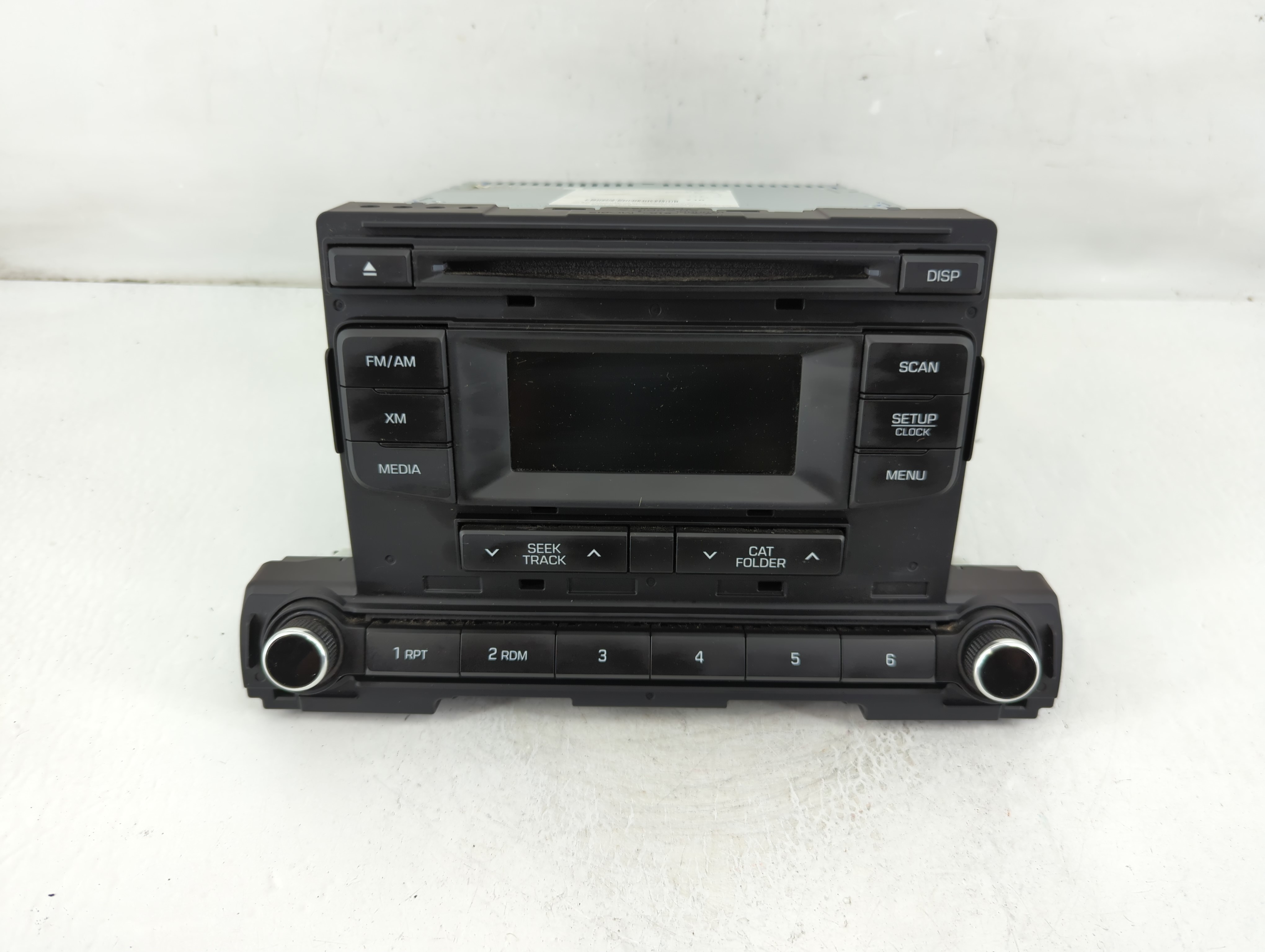 2017-2018 Hyundai Elantra Am Fm Cd Player Radio Receiver 1105806 - Oemusedautoparts1.com