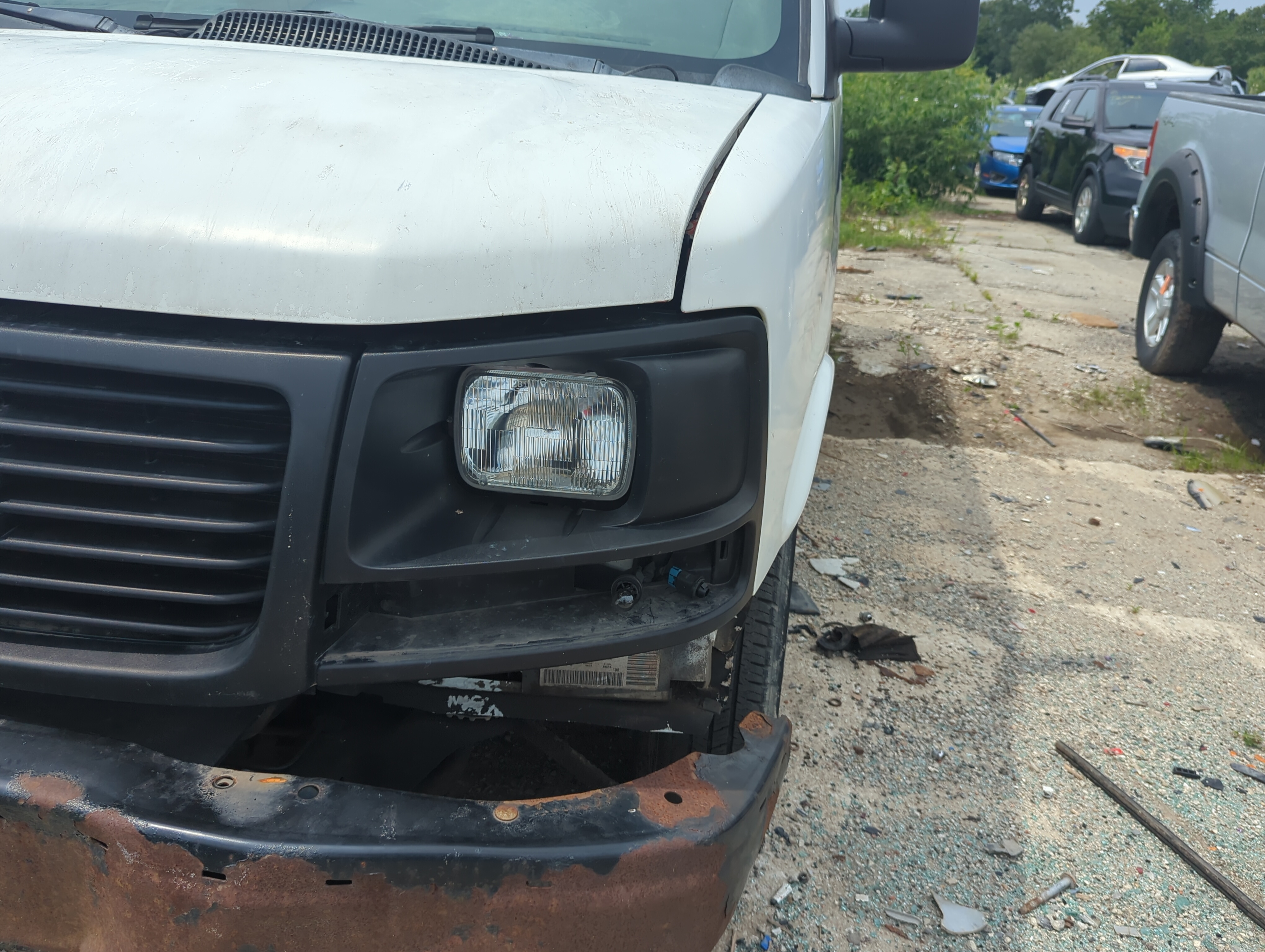 Picture of 1996-2017 Gmc Savana 2500 Driver Left Oem Head Light Headlight Lamp 1105836