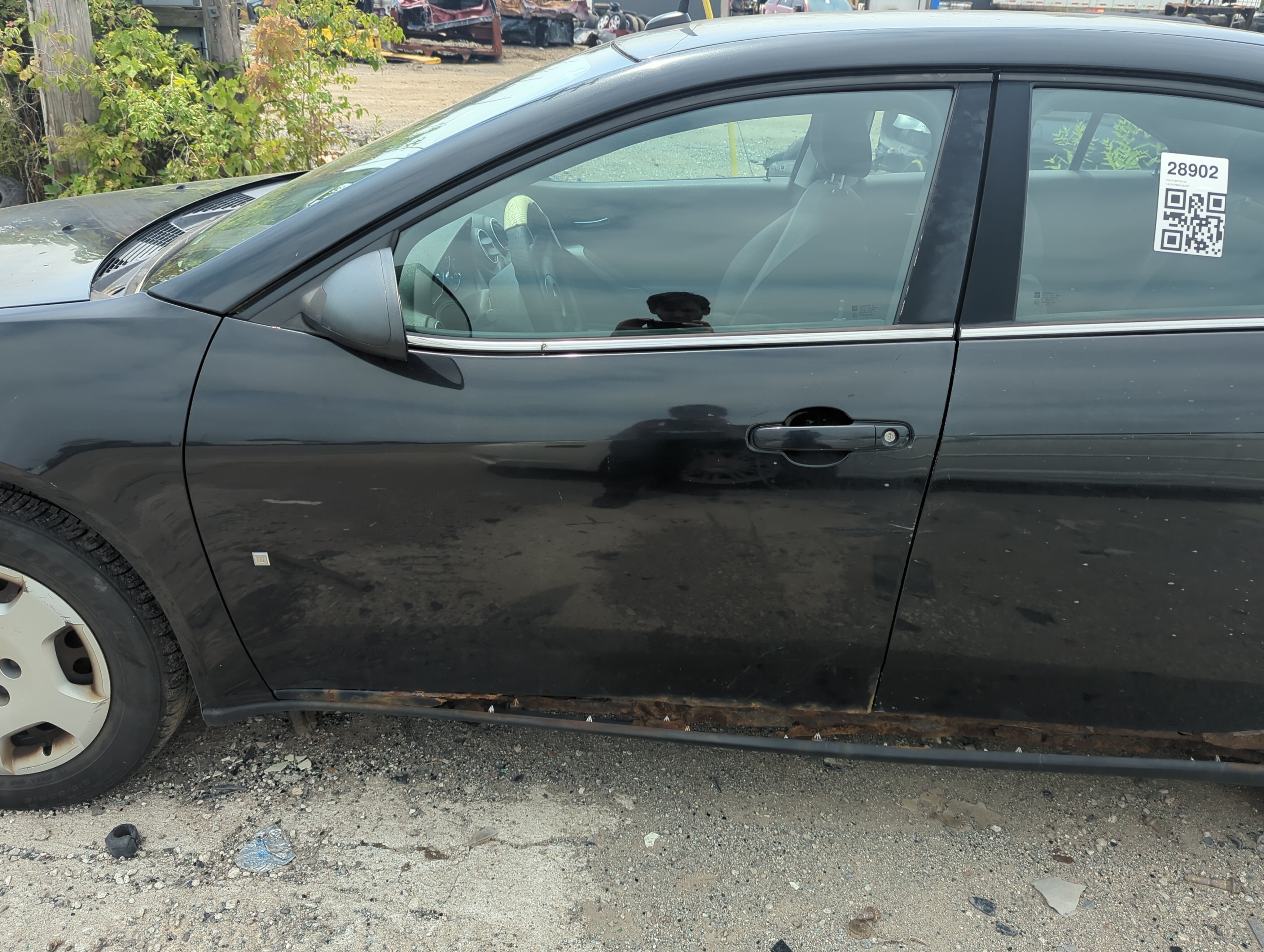 Picture of 2005-2010 Pontiac G6 Driver Front Door Oem 1106116
