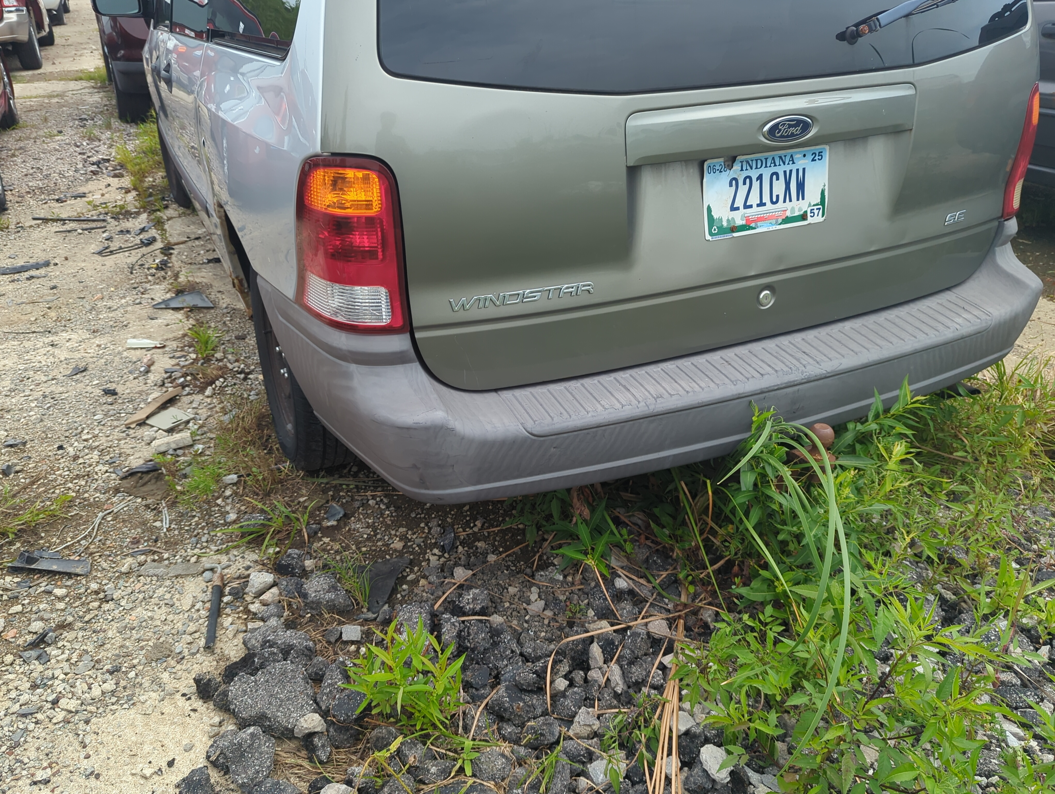 Picture of 1999-2003 Ford Windstar Rear Bumper Assembly Oem 1106224