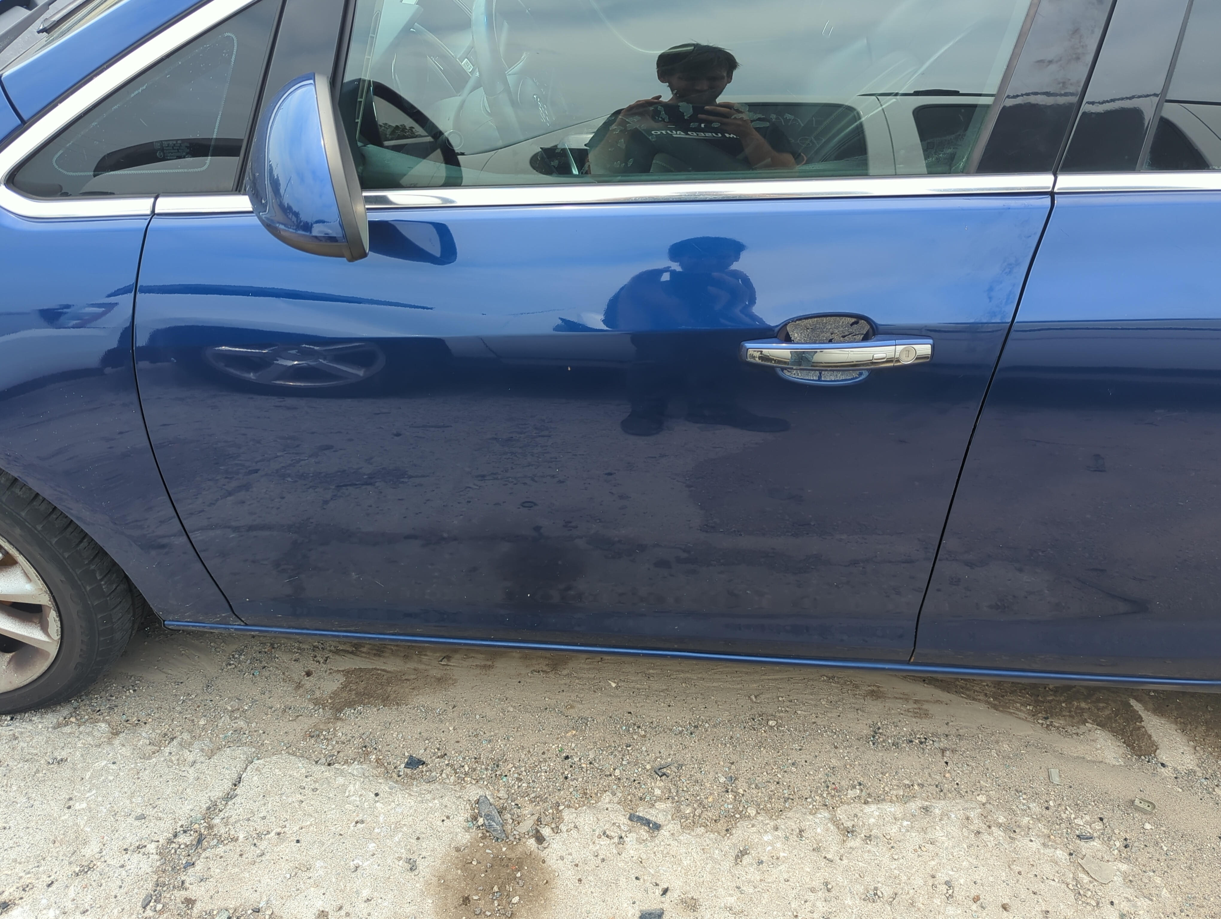 Picture of 2012-2017 Buick Verano Driver Front Door Oem 1106676