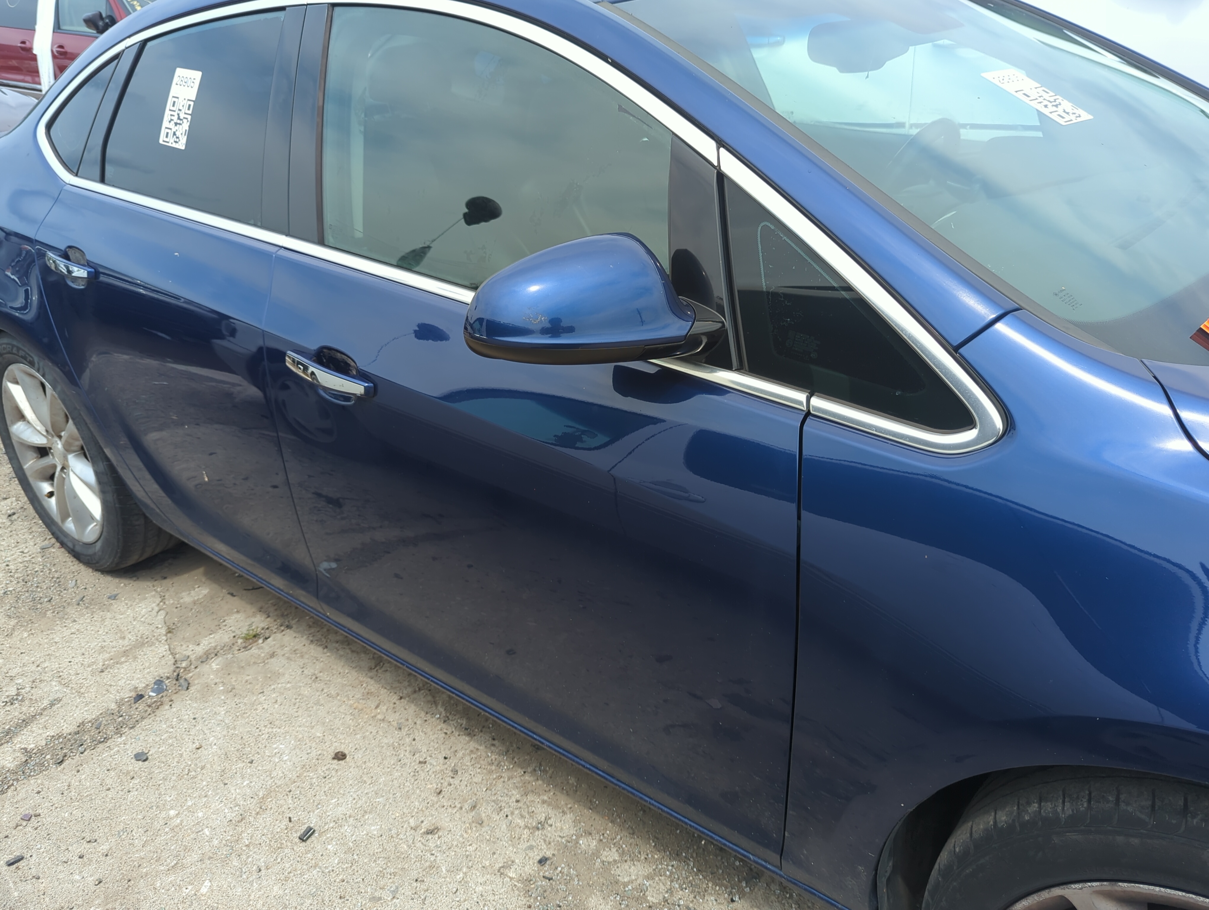 Picture of 2012-2017 Buick Verano Passenger Front Door Oem 1106686