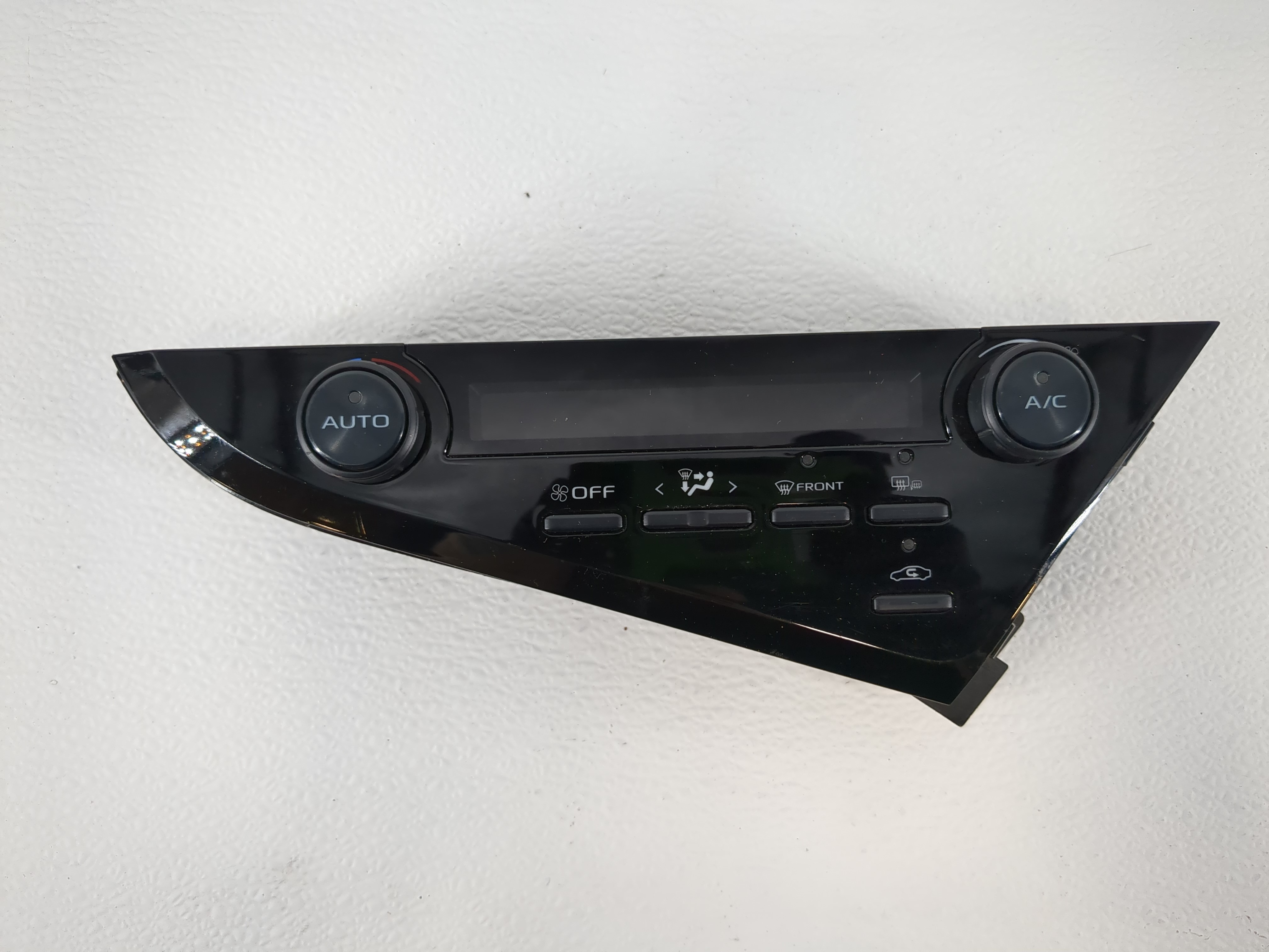 2018-2019 Toyota Camry Ac Heater Climate Control 55900-33l50 1107197 - Oemusedautoparts1.com
