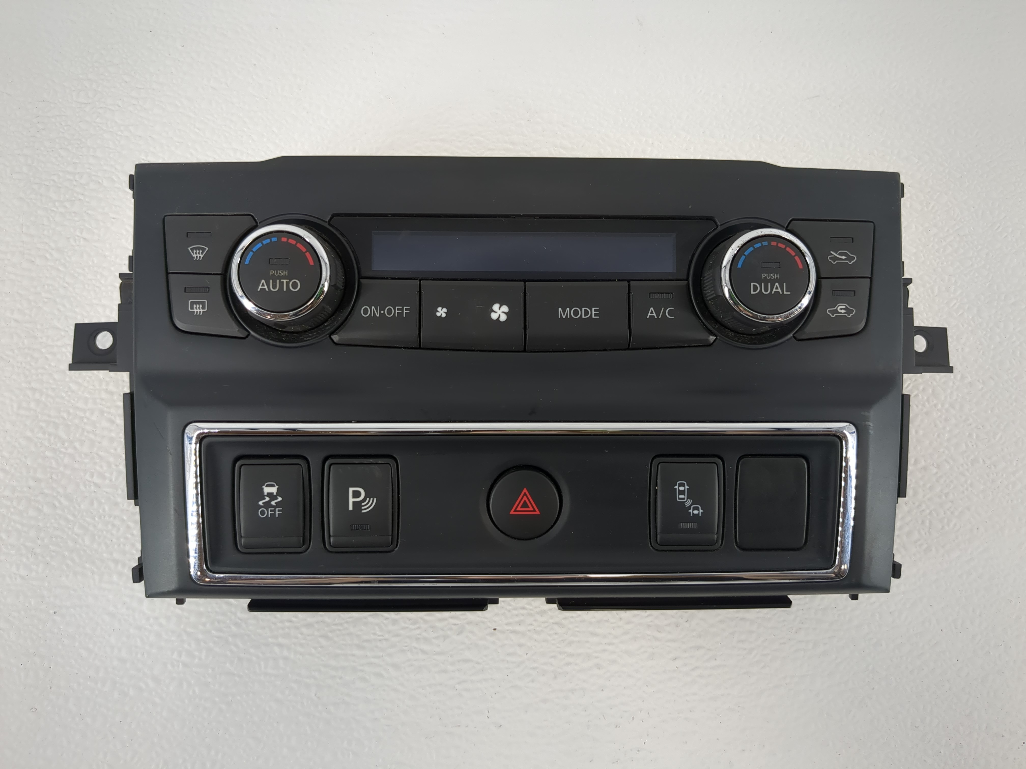 2016-2022 Nissan Titan Xd Ac Heater Climate Control 27500 Ez20b 1107200 - Oemusedautoparts1.com