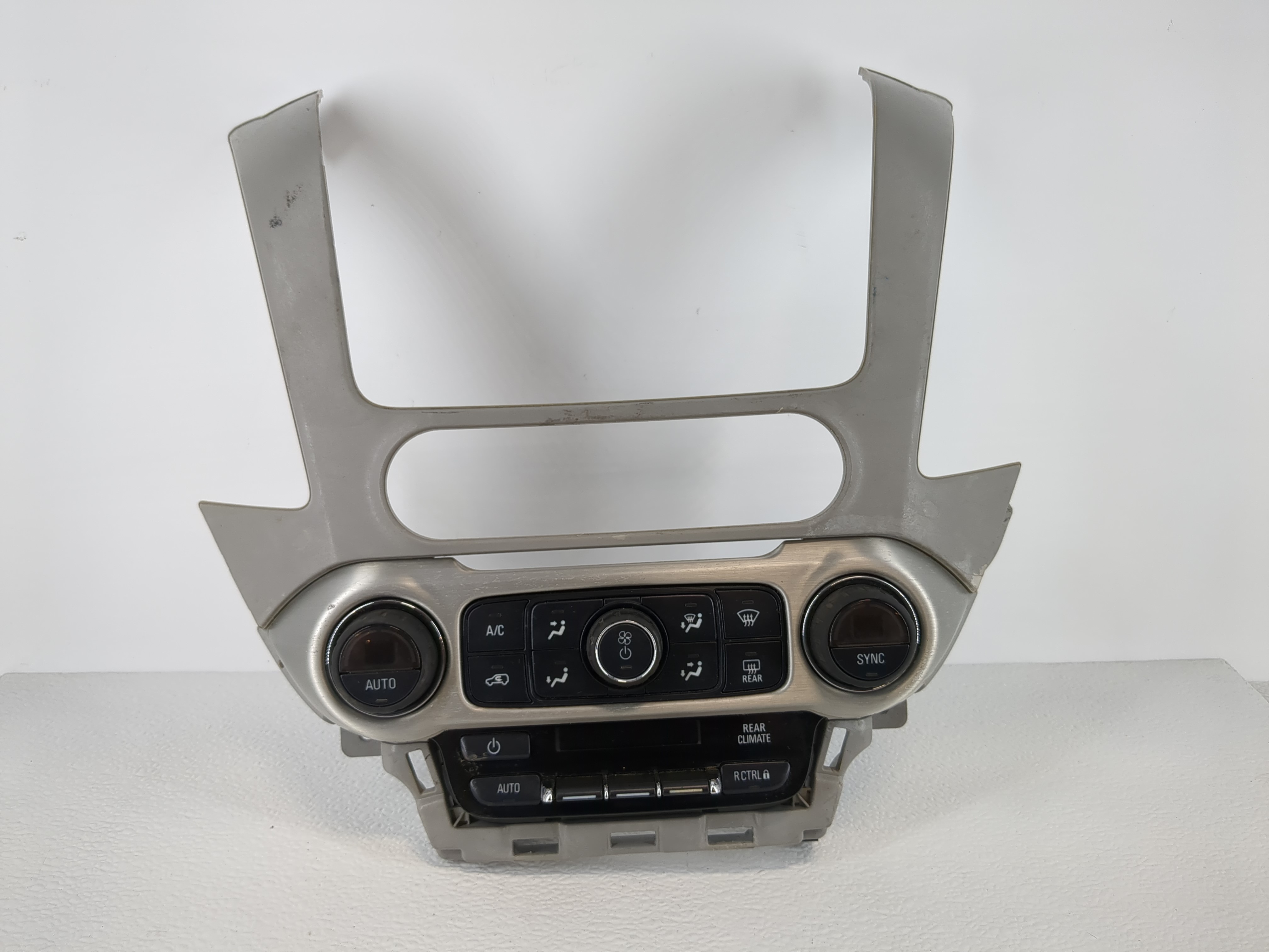 Gmc Yukon Xl 1500 Ac Heater Climate Control 23449658 1107319 - Oemusedautoparts1.com