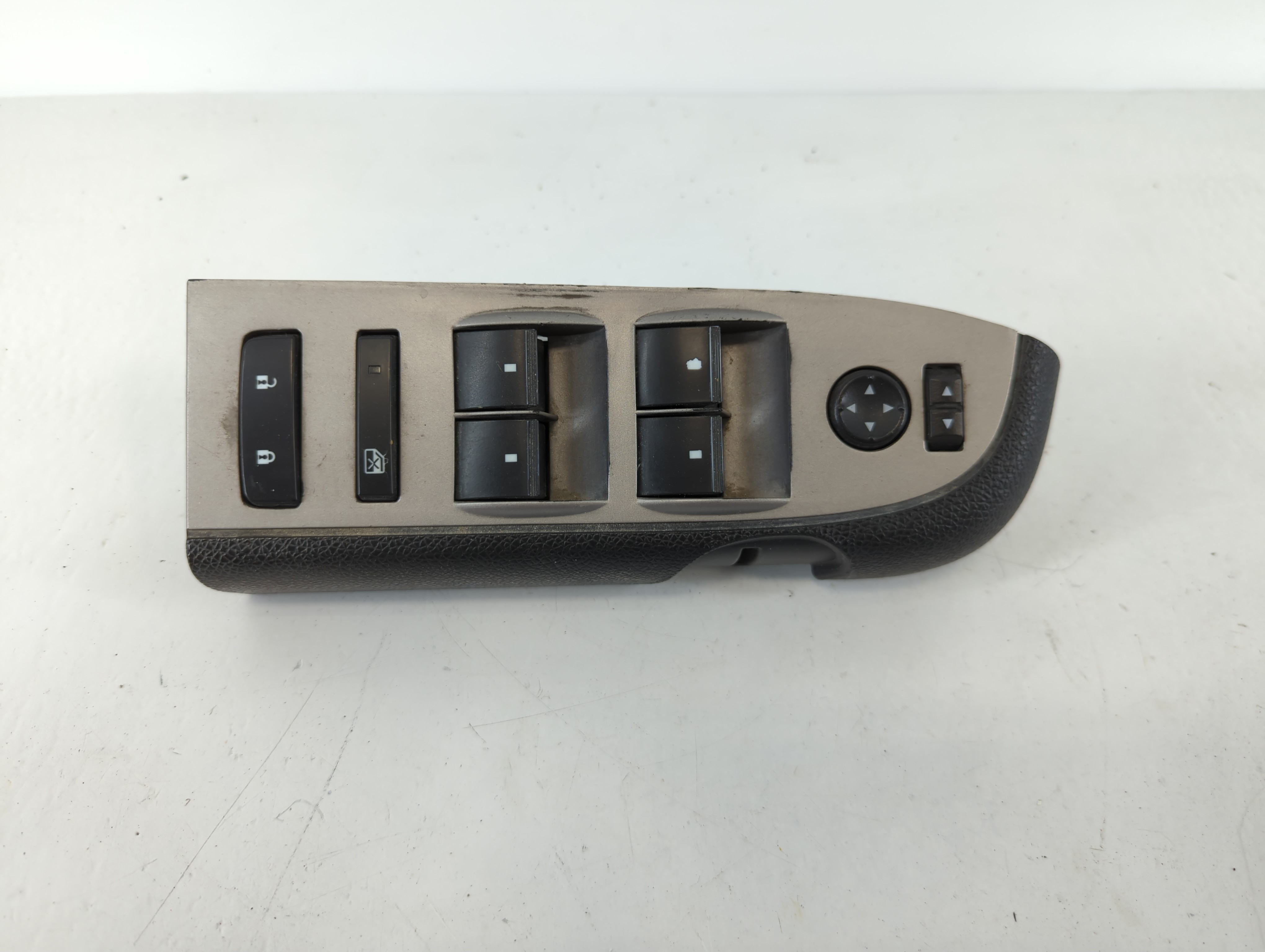 2007-2013 Gmc Sierra 1500 Driver Left Door Master Power Window Switch 1107382 - Oemusedautoparts1.com