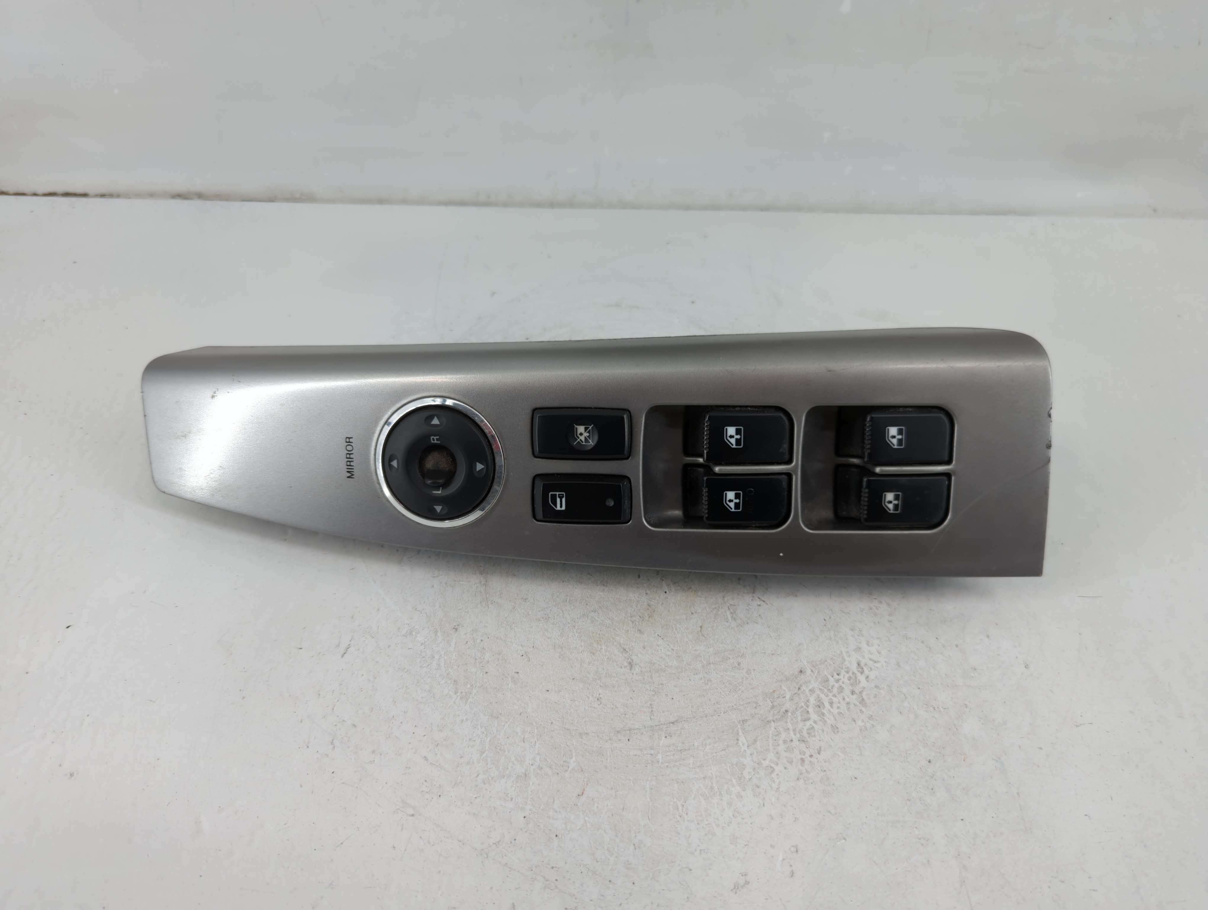 2010-2012 Hyundai Santa Fe Driver Left Door Master Power Window Switch 1107408 - Oemusedautoparts1.com