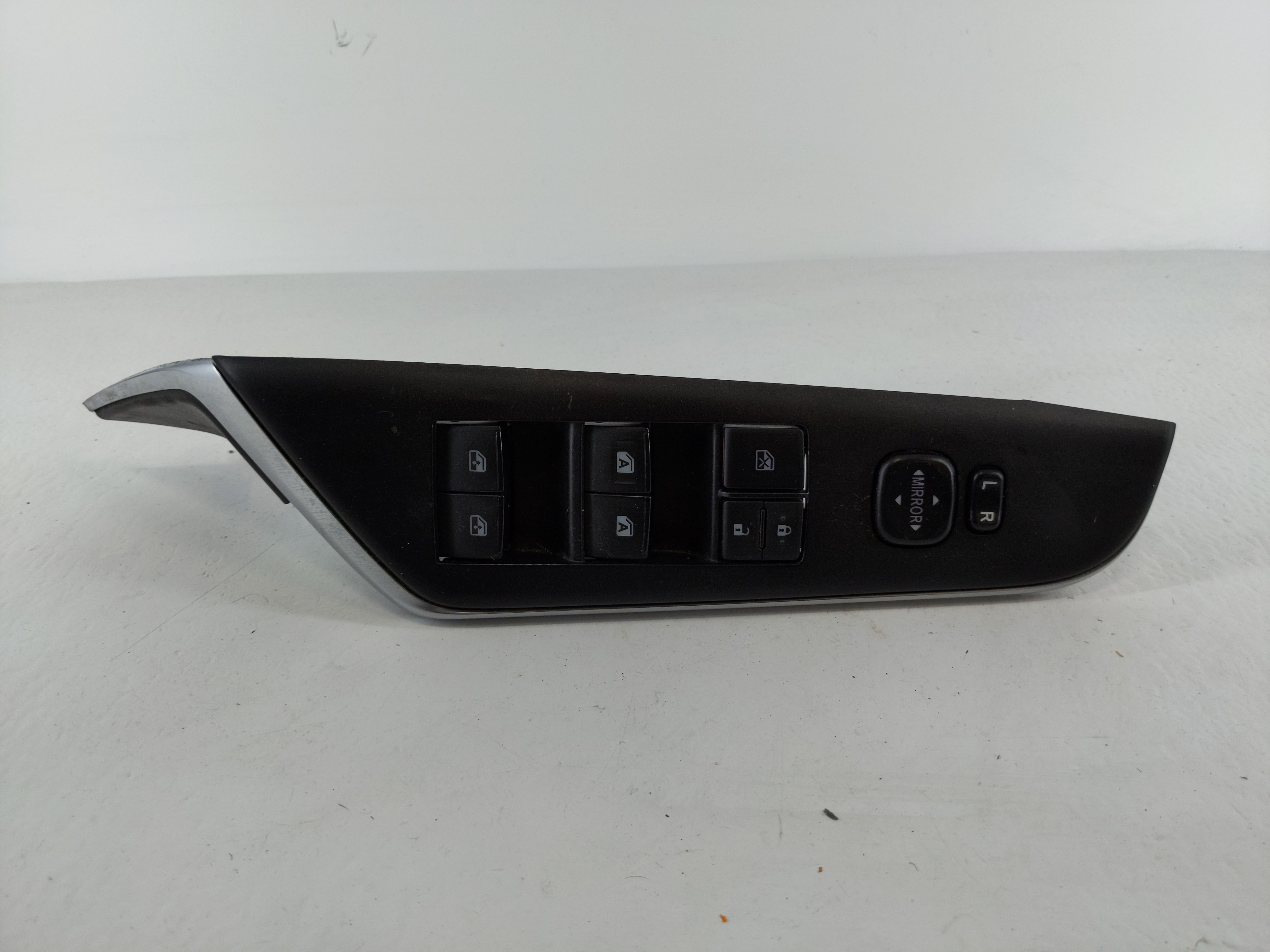 2015-2017 Toyota Camry Driver Left Door Master Power Window Switch 1107554 - Oemusedautoparts1.com