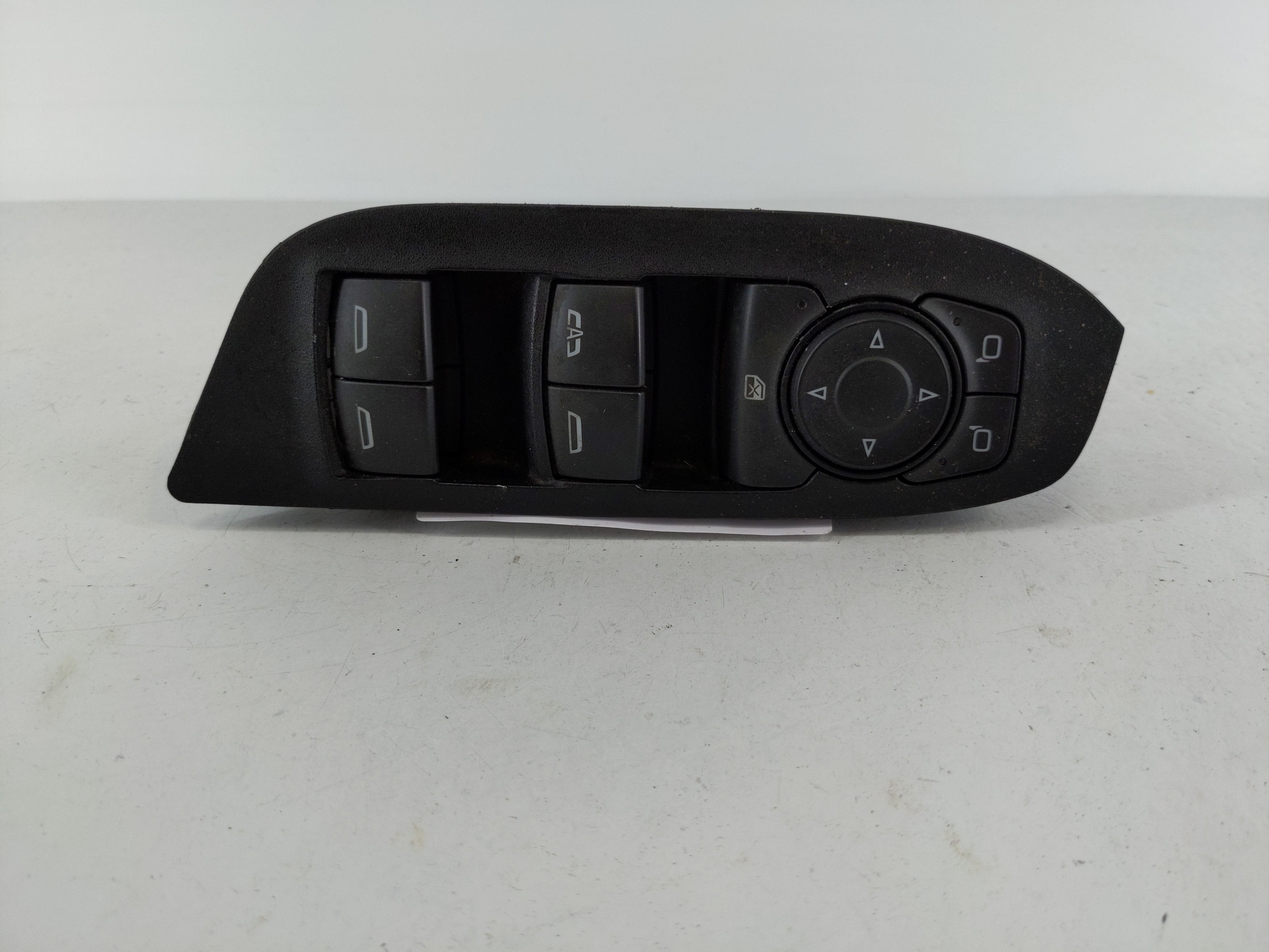 Picture of 2018-2022 Chevrolet Equinox Driver Left Door Master Power Window Switch 1107557