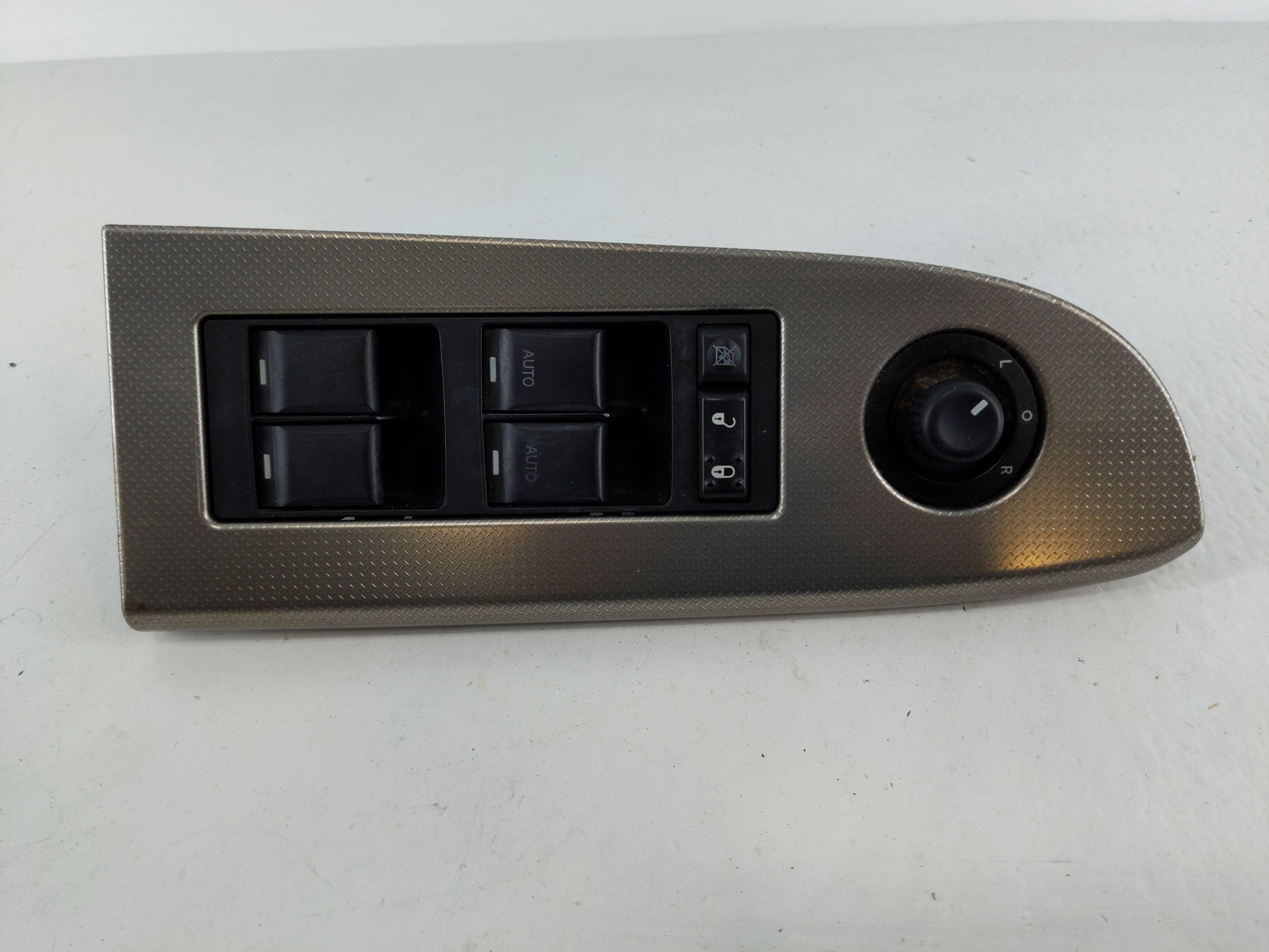 2006 Jeep Grand Cherokee Driver Left Door Master Power Window Switch 1107558 - Oemusedautoparts1.com