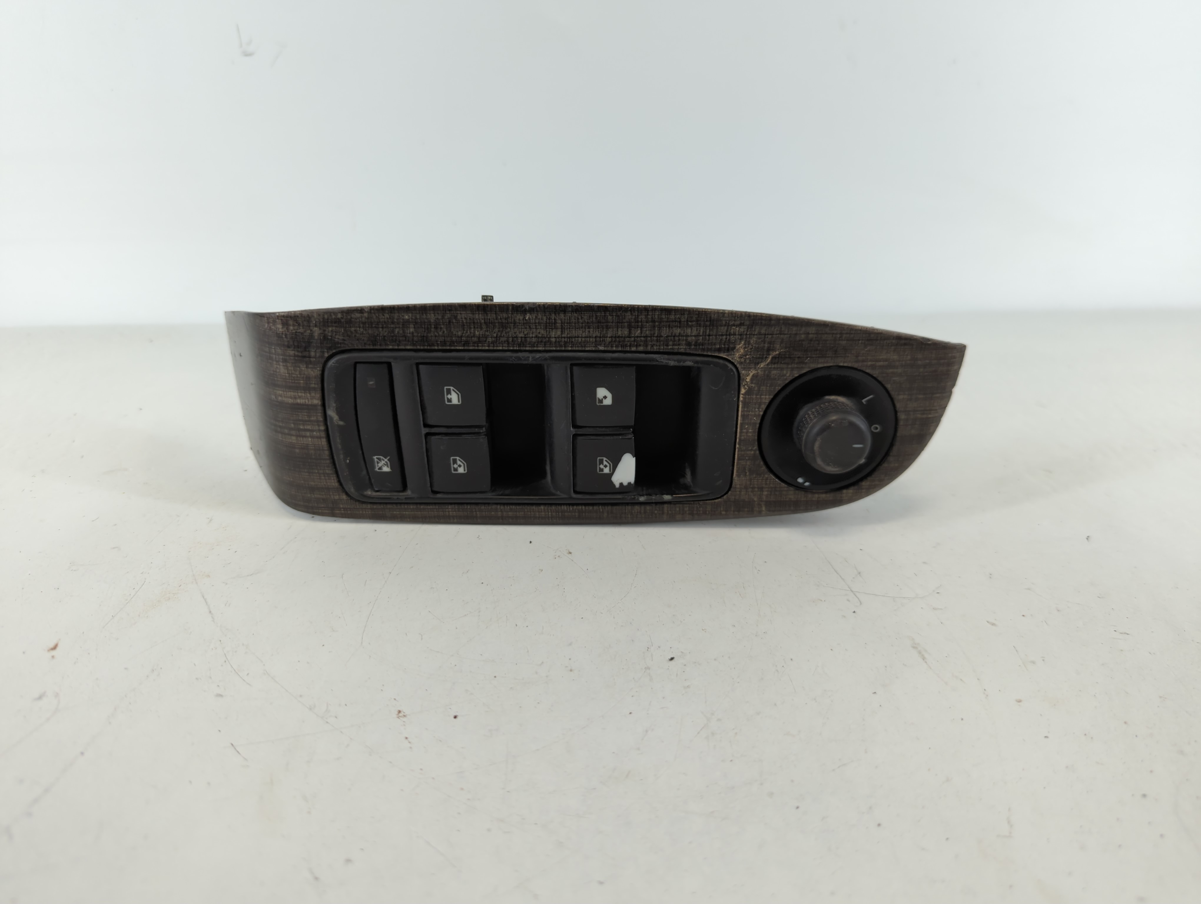 2014-2016 Chevrolet Malibu Driver Left Door Master Power Window Switch 1107572 - Oemusedautoparts1.com