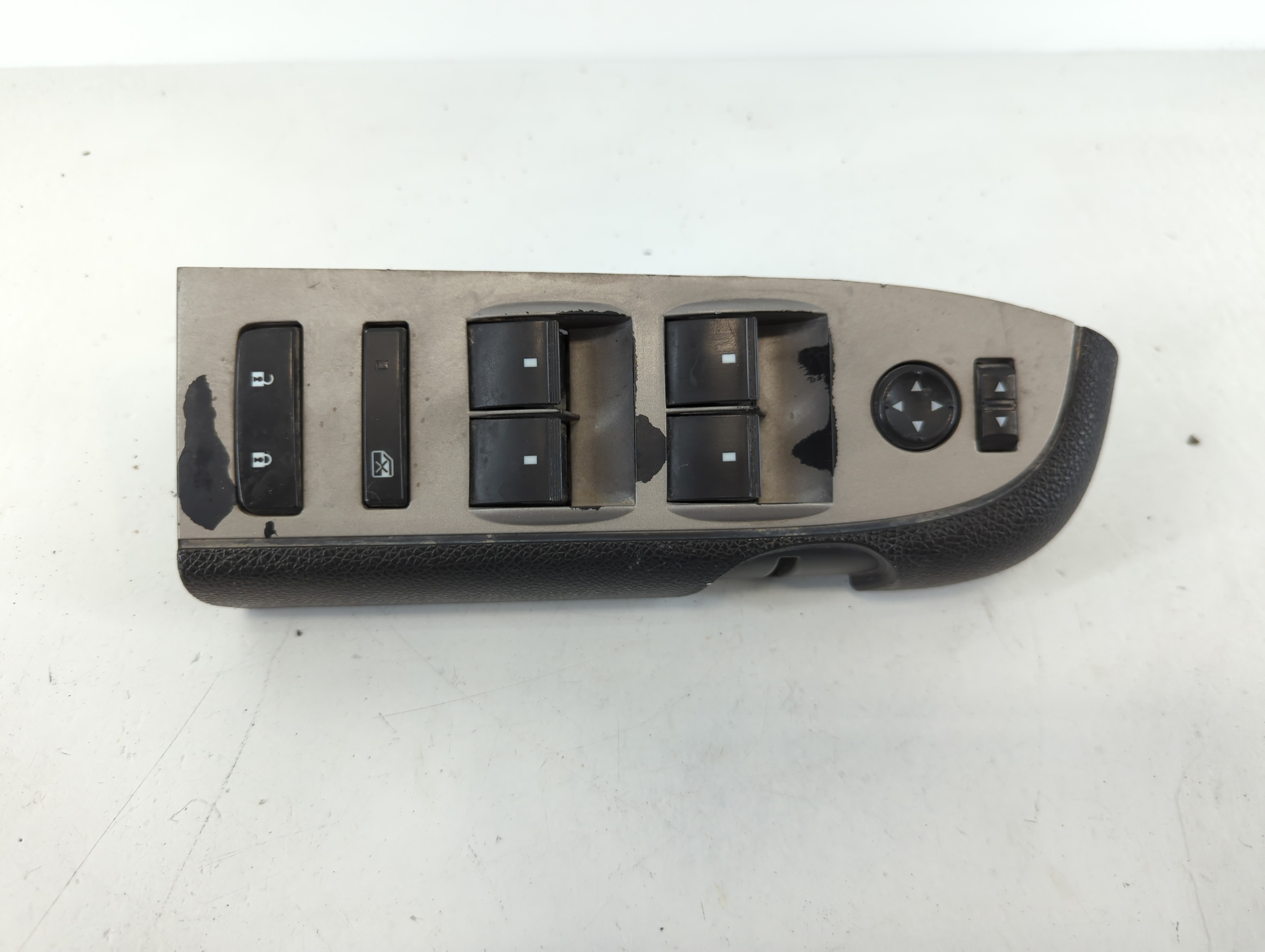 2009 Chevrolet Silverado 1500 Driver Left Door Master Power Window Switch 1107578 - Oemusedautoparts1.com