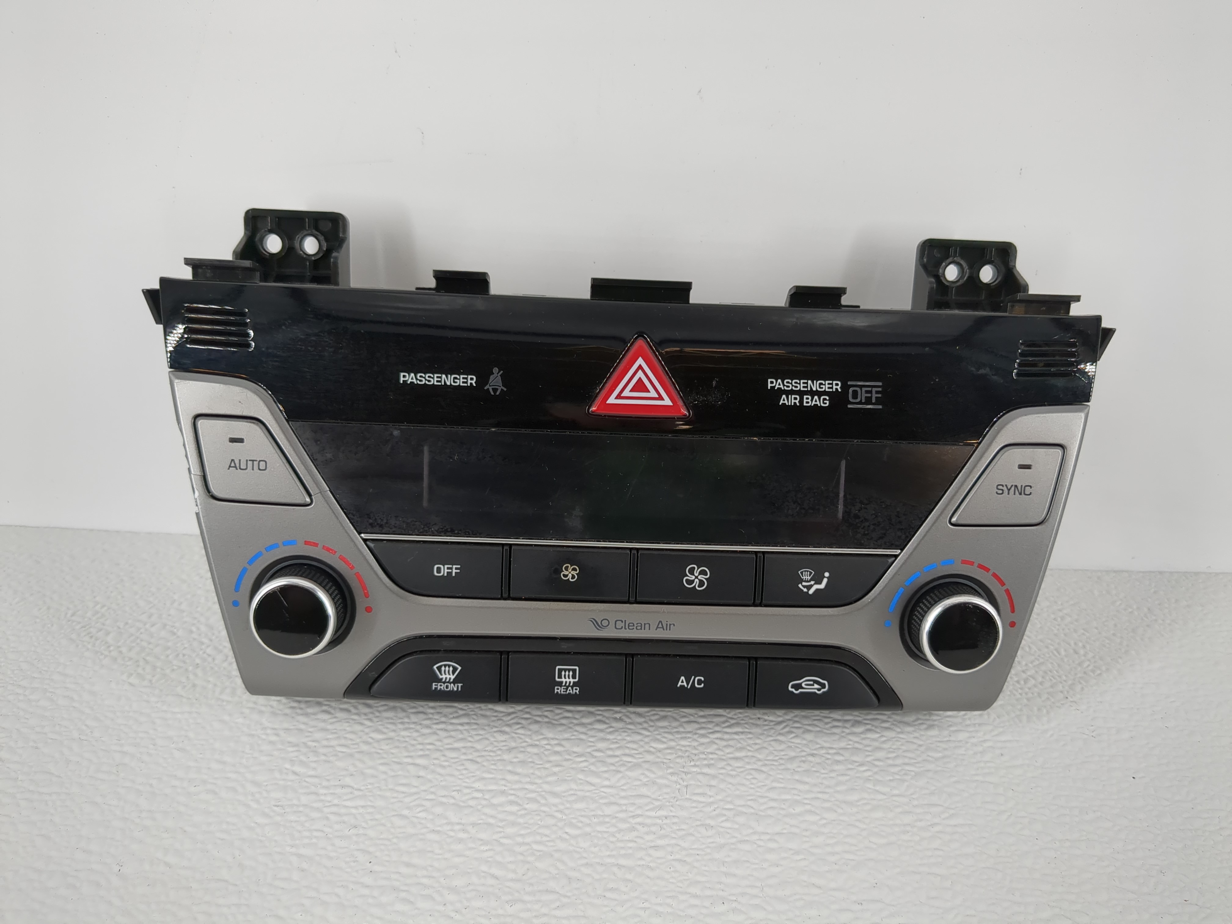 2017-2018 Hyundai Elantra Ac Heater Climate Control 97250-f2231ret 1107595 - Oemusedautoparts1.com