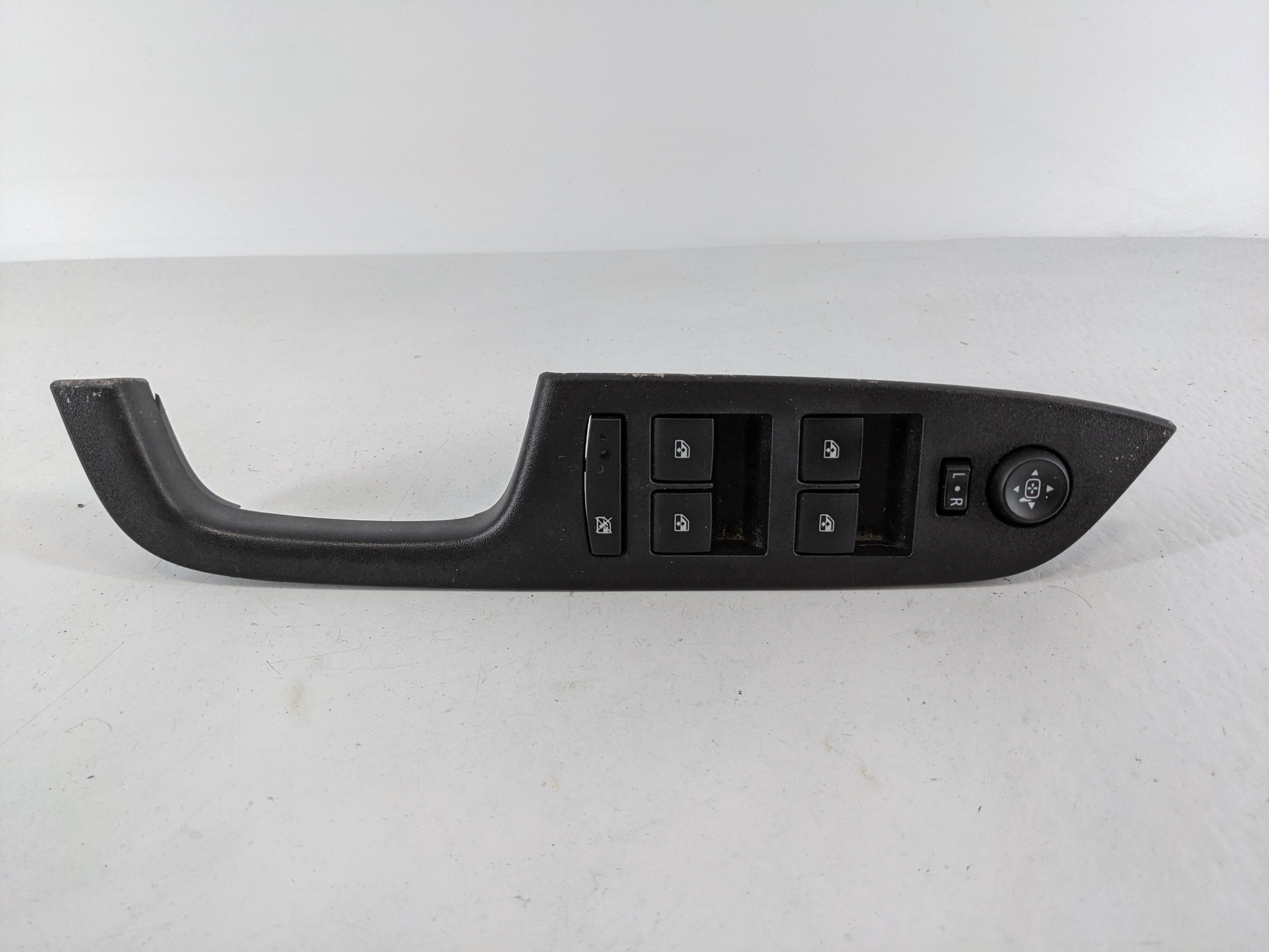 2010-2017 Chevrolet Equinox Driver Left Door Master Power Window Switch 1107599 - Oemusedautoparts1.com