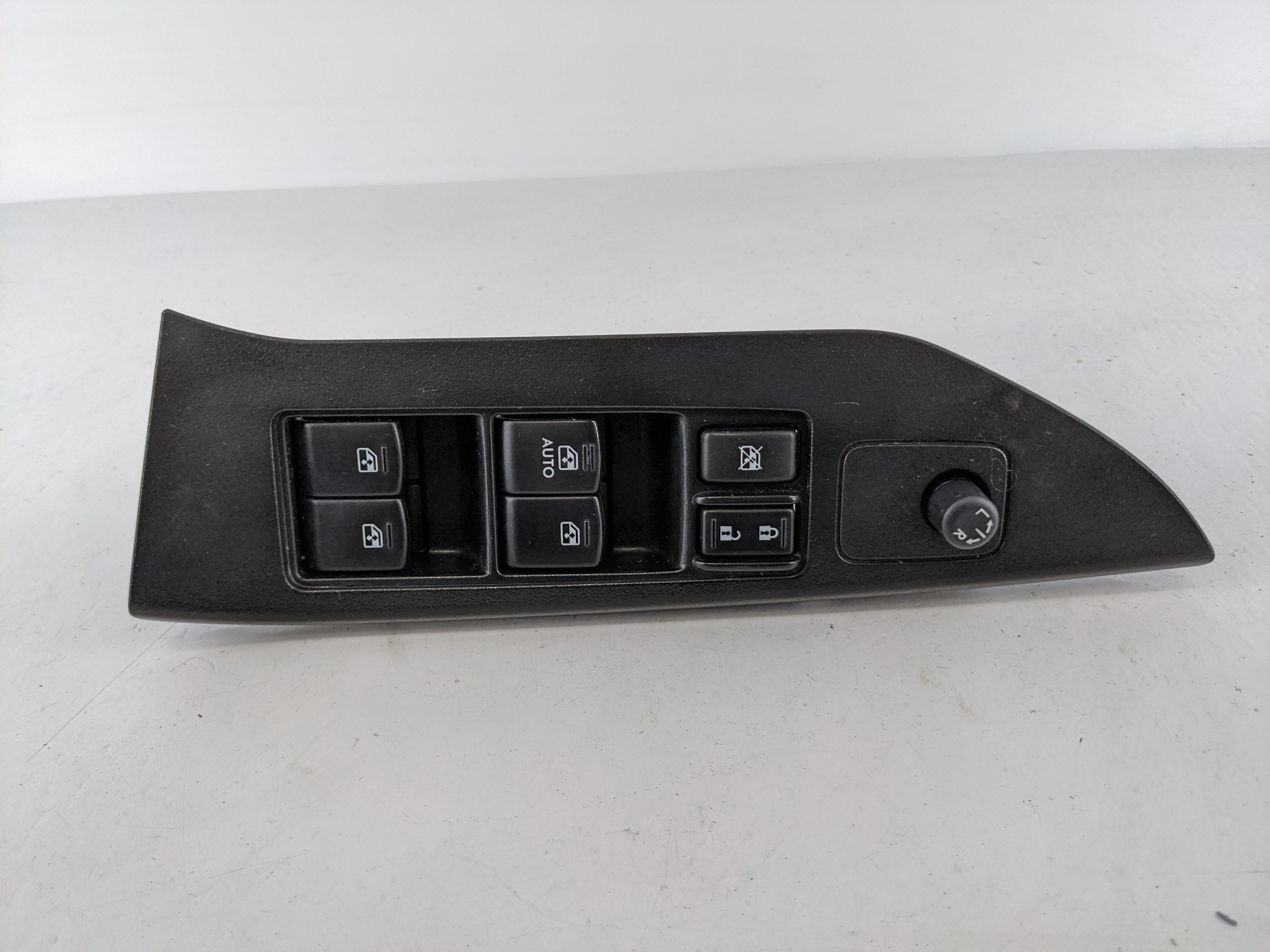 2015 Subaru Forester Driver Left Door Master Power Window Switch 1107602 - Oemusedautoparts1.com
