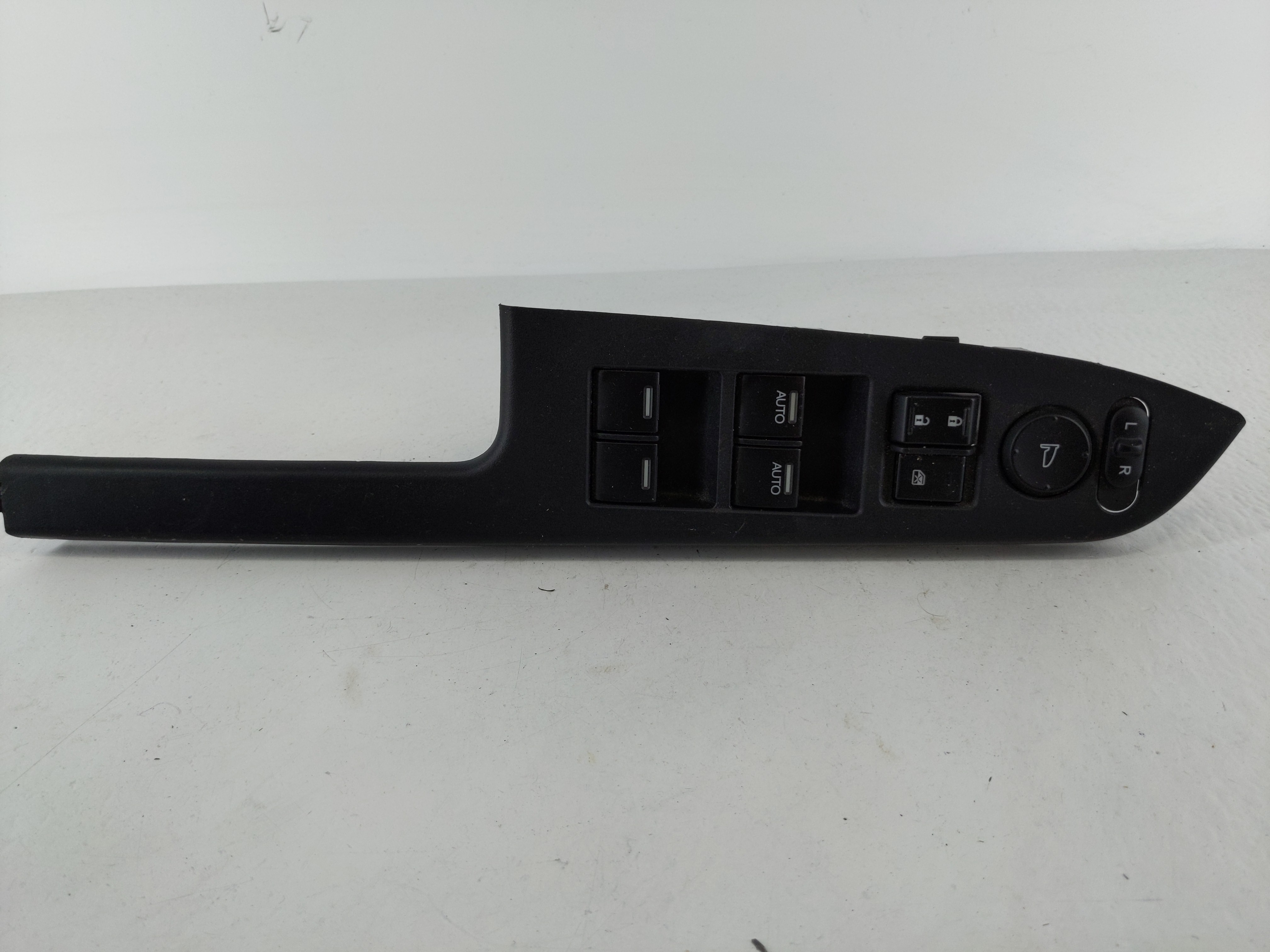 2012-2015 Honda Pilot Driver Left Door Master Power Window Switch 1107605 - Oemusedautoparts1.com