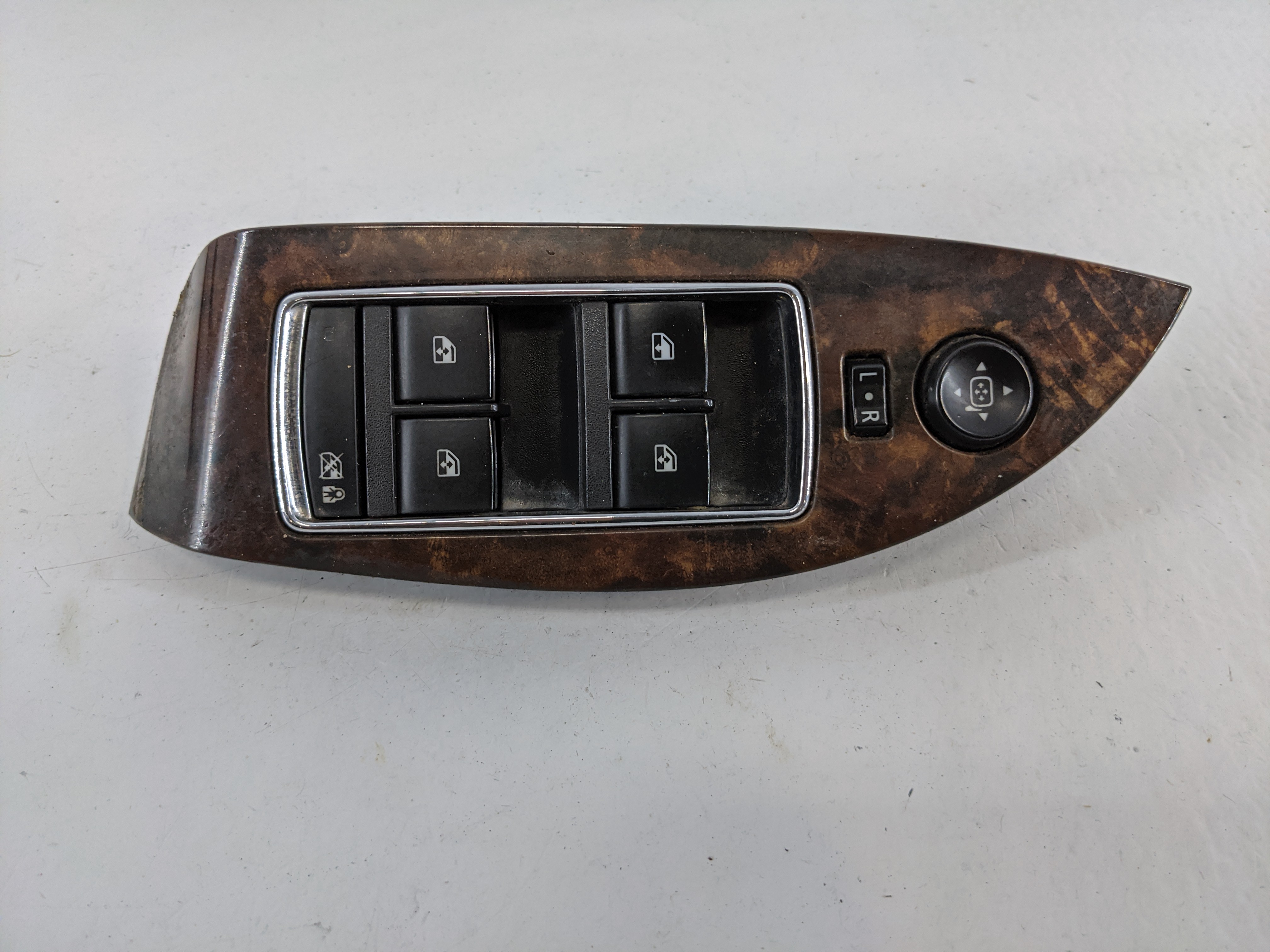 2014-2020 Chevrolet Impala Driver Left Door Master Power Window Switch 1107608 - Oemusedautoparts1.com