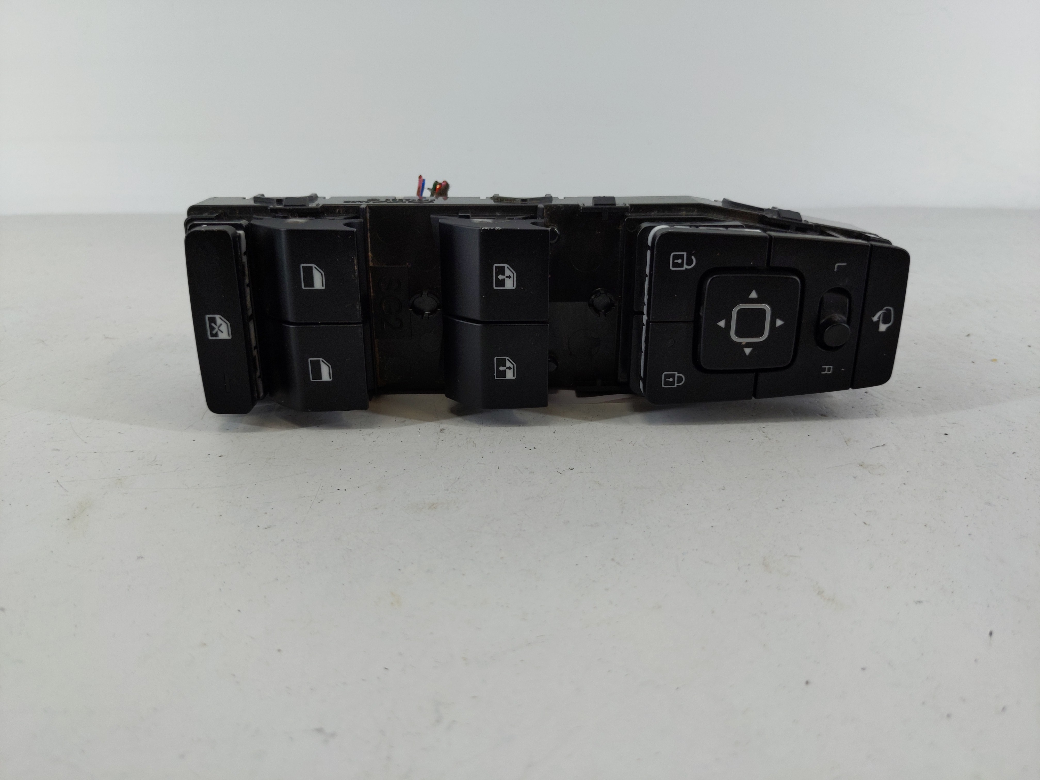 Picture of 2023 Kia Niro Driver Left Door Master Power Window Switch 93571-at370 1107613