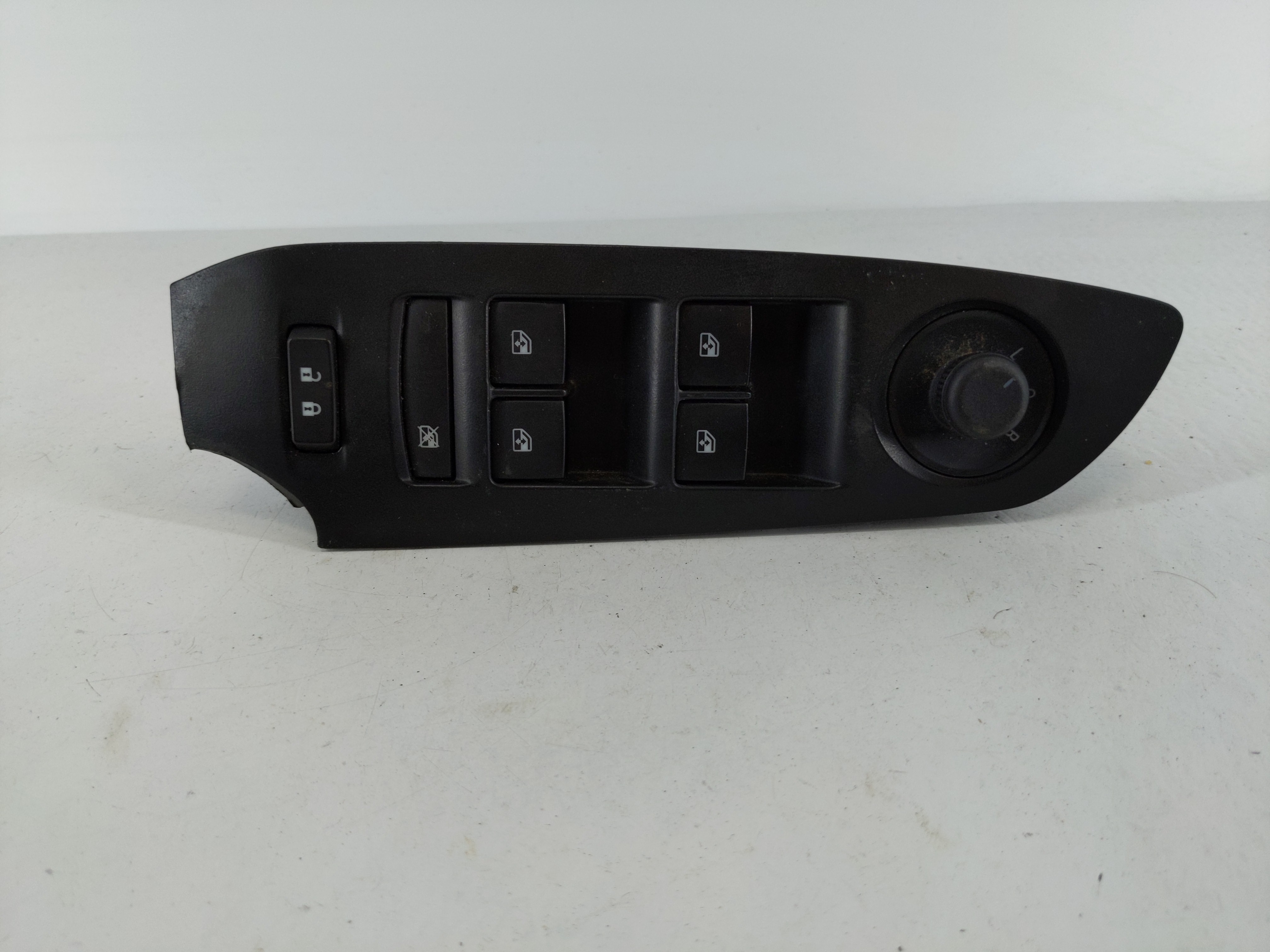 2017-2021 Chevrolet Trax Driver Left Door Master Power Window Switch 1107615 - Oemusedautoparts1.com
