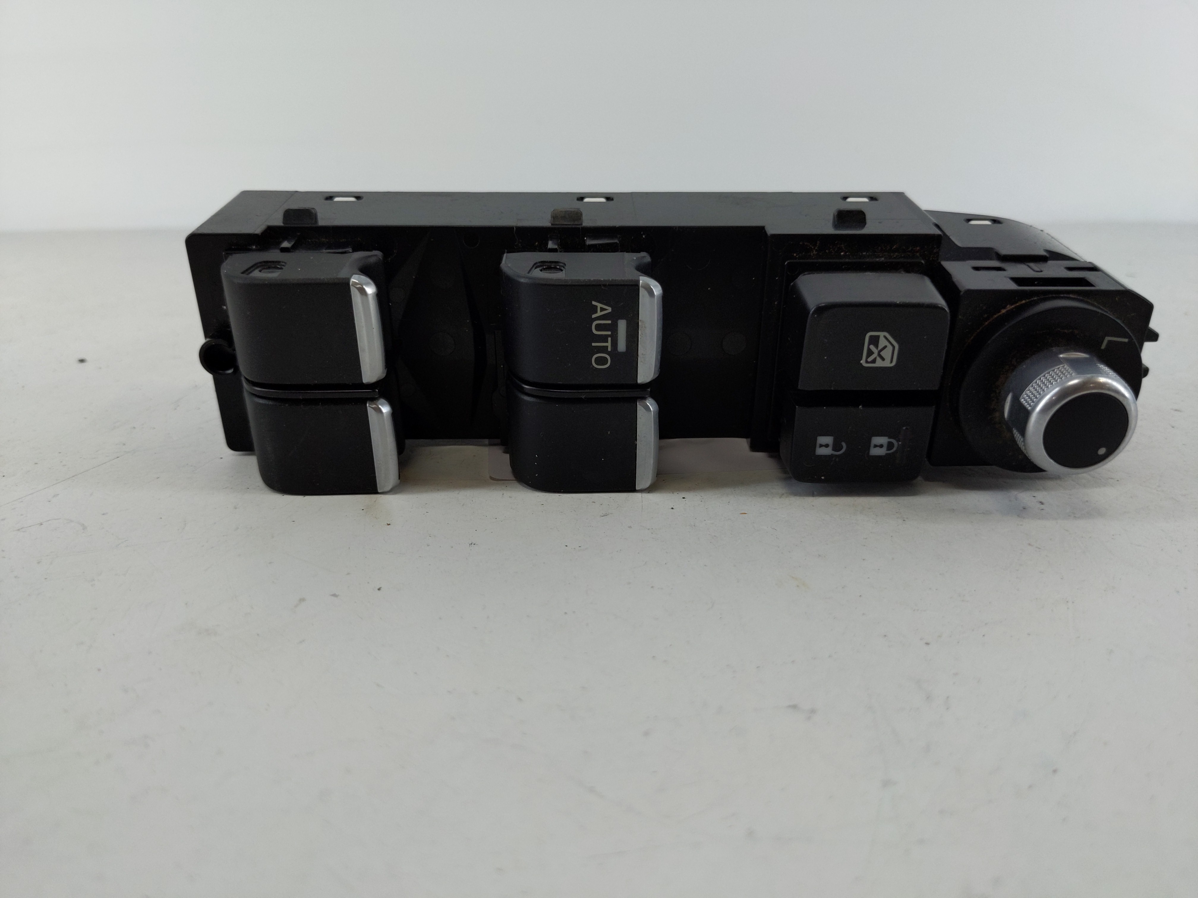2016-2017 Mazda Cx-5 Driver Left Door Master Power Window Switch 1107641 - Oemusedautoparts1.com