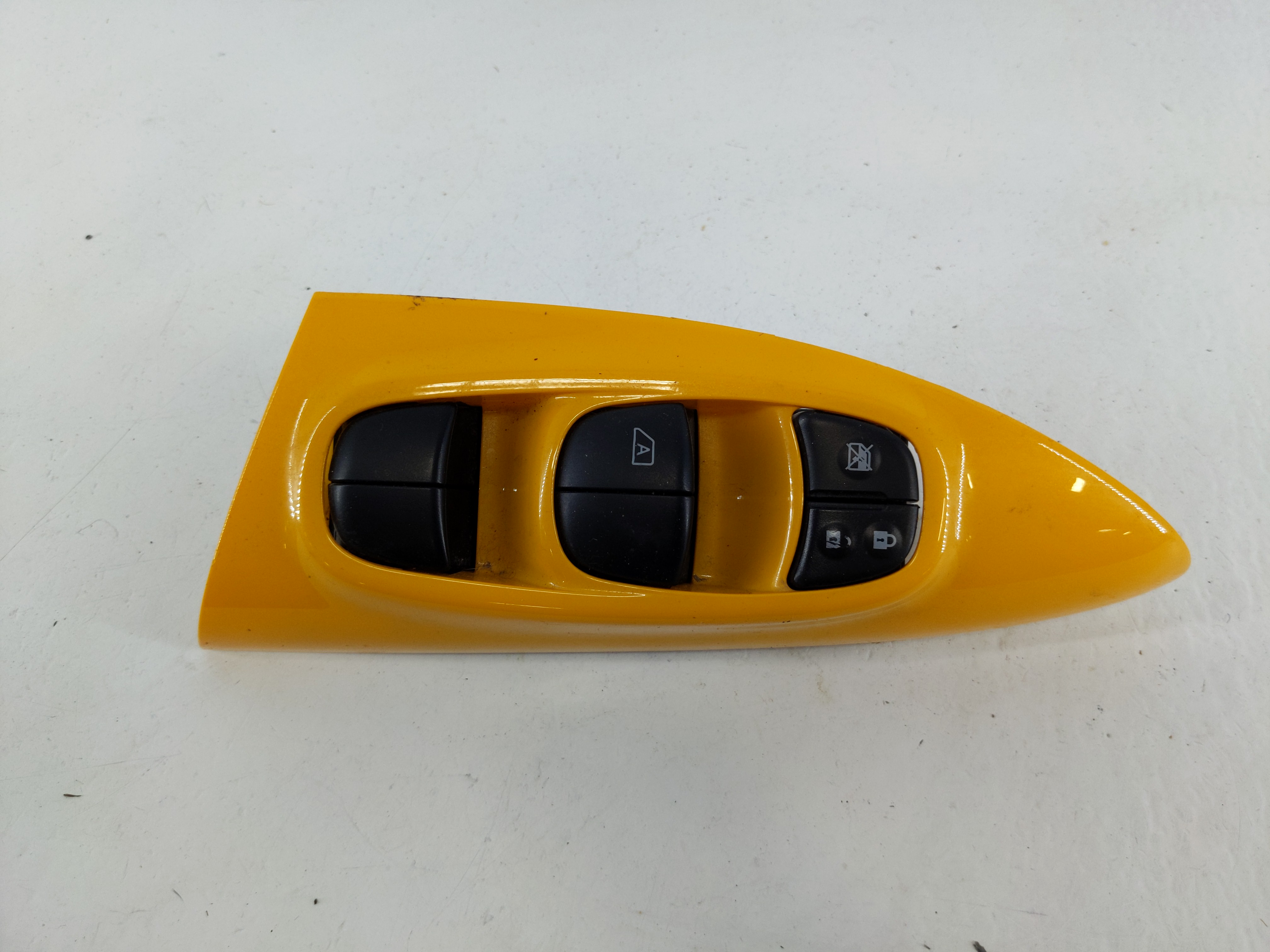 2015-2016 Nissan Juke Driver Left Door Master Power Window Switch 1107644 - Oemusedautoparts1.com