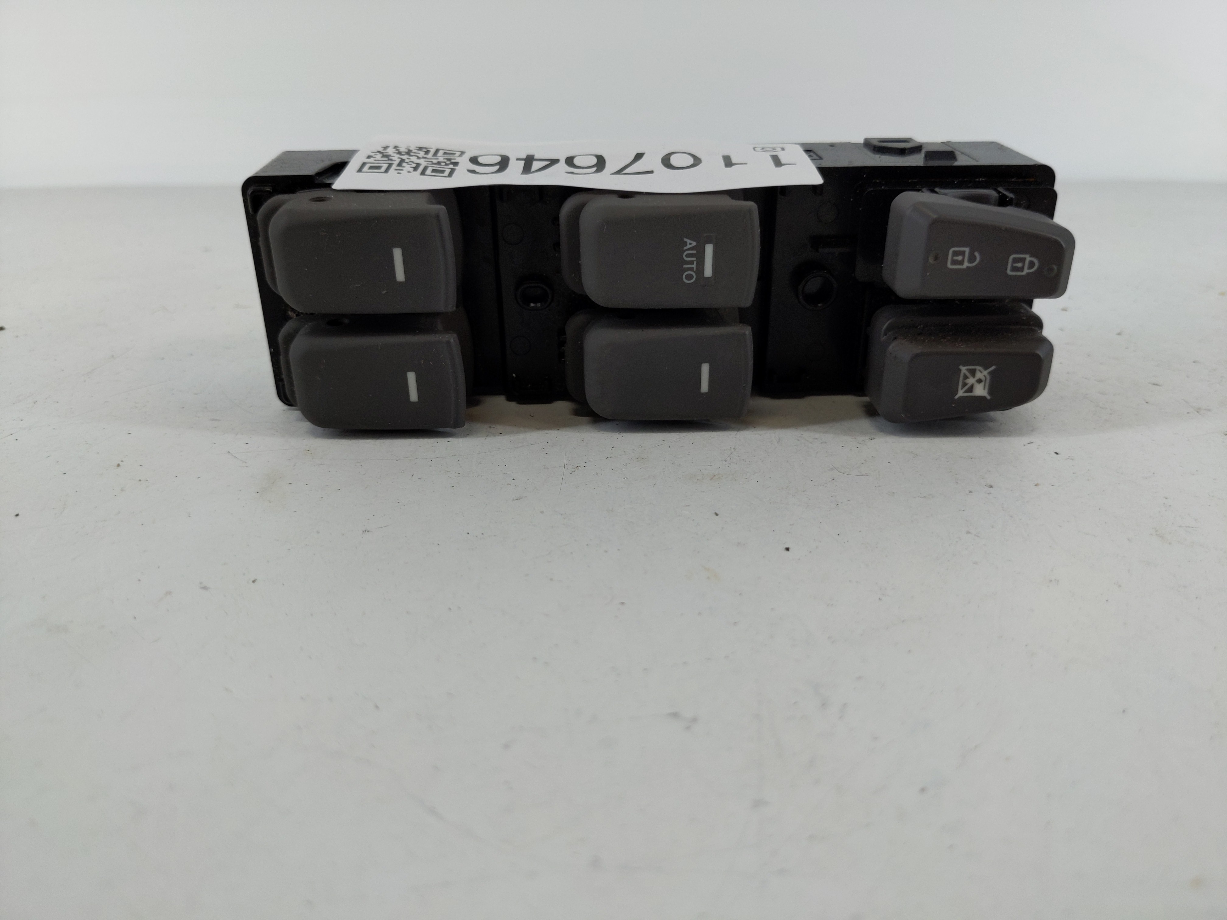 2011-2015 Hyundai Sonata Driver Left Door Master Power Window Switch 1107646 - Oemusedautoparts1.com