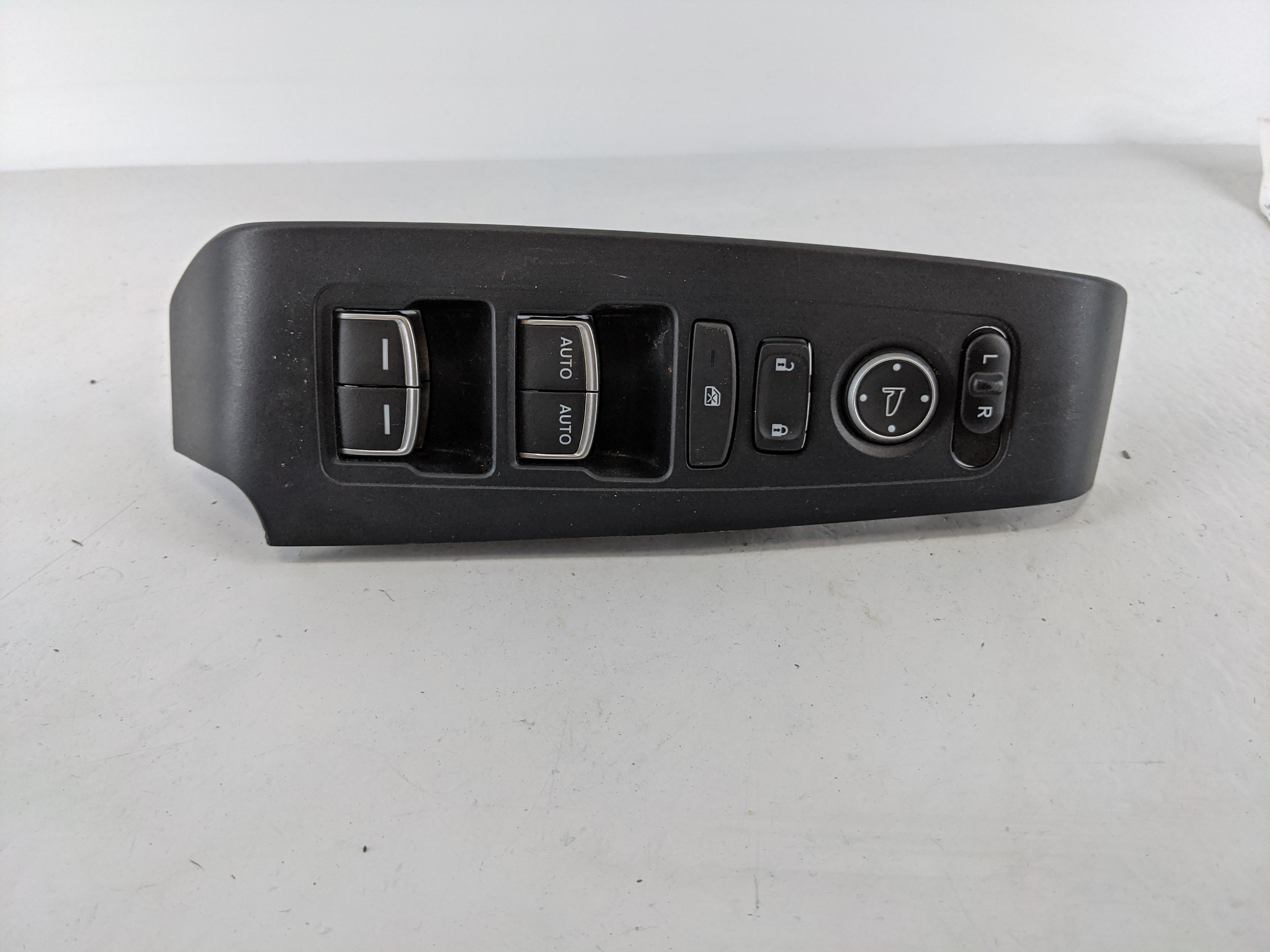 2022-2022 Honda Civic Driver Left Door Master Power Window Switch M64590 1107652 - Oemusedautoparts1.com