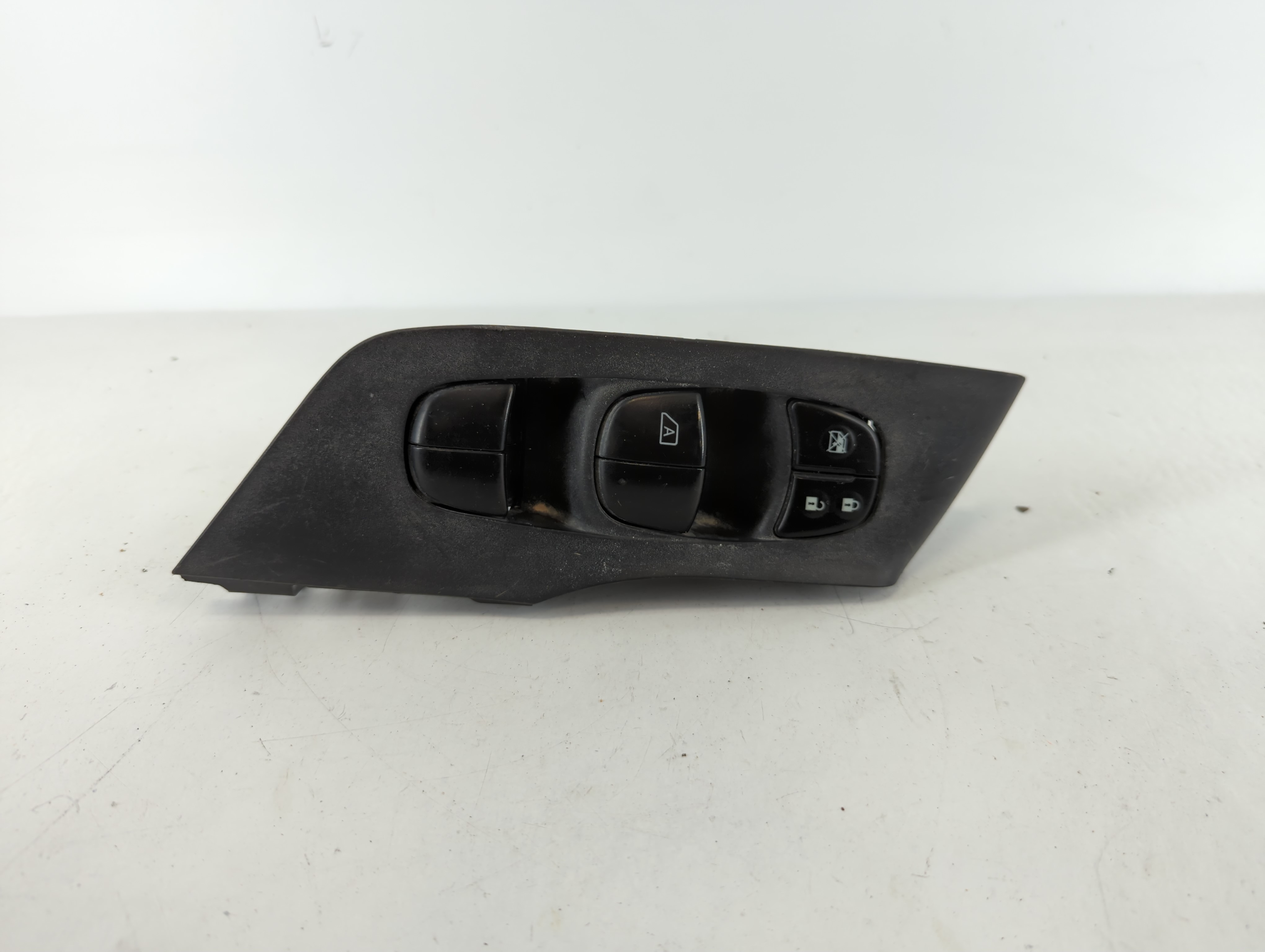2013-2018 Nissan Altima Driver Left Door Master Power Window Switch 1107675 - Oemusedautoparts1.com