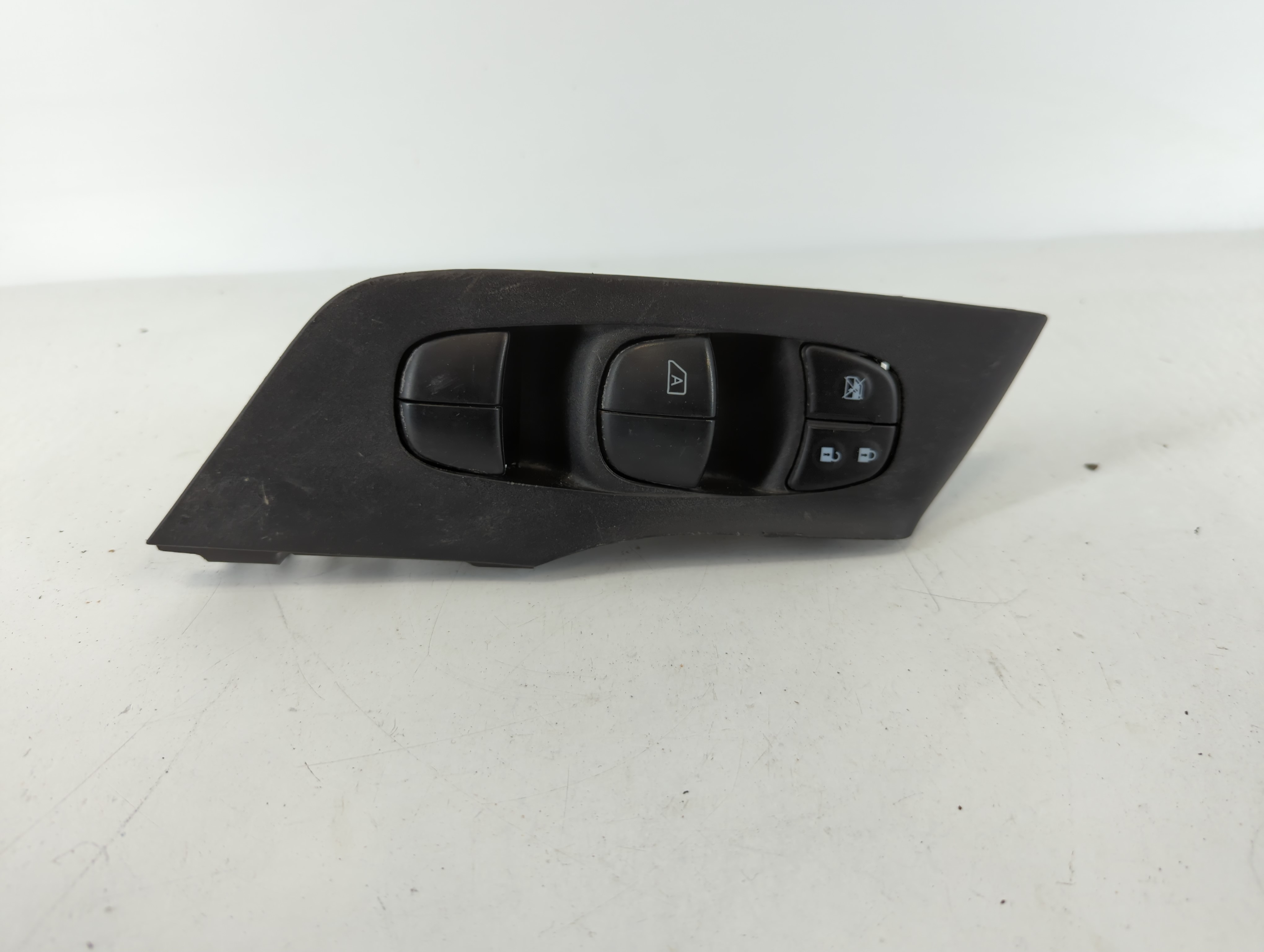 2013-2018 Nissan Altima Driver Left Door Master Power Window Switch 1107684 - Oemusedautoparts1.com