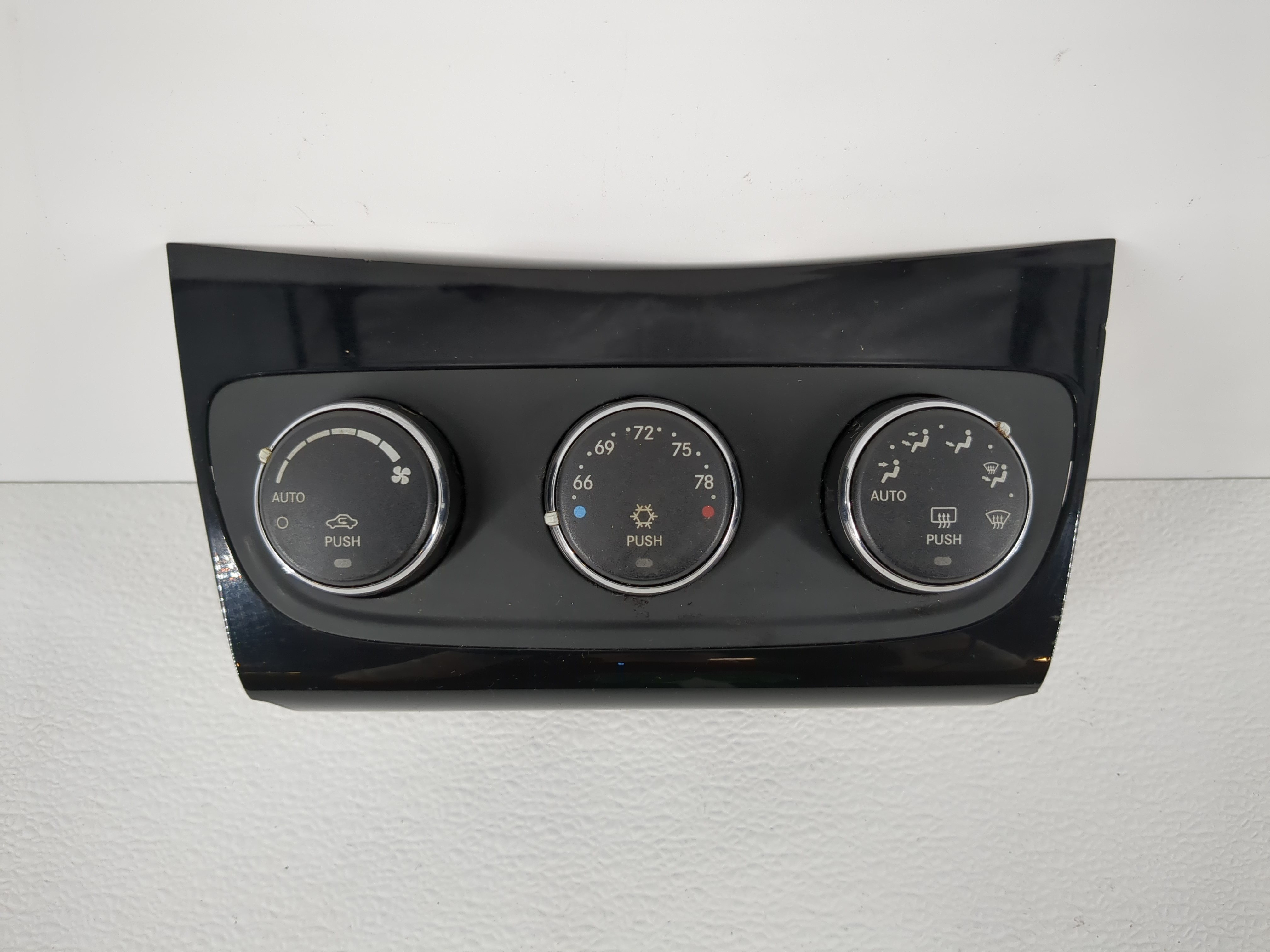 Picture of 2011-2014 Chrysler 200 Ac Heater Climate Control P55111888ah 1107709