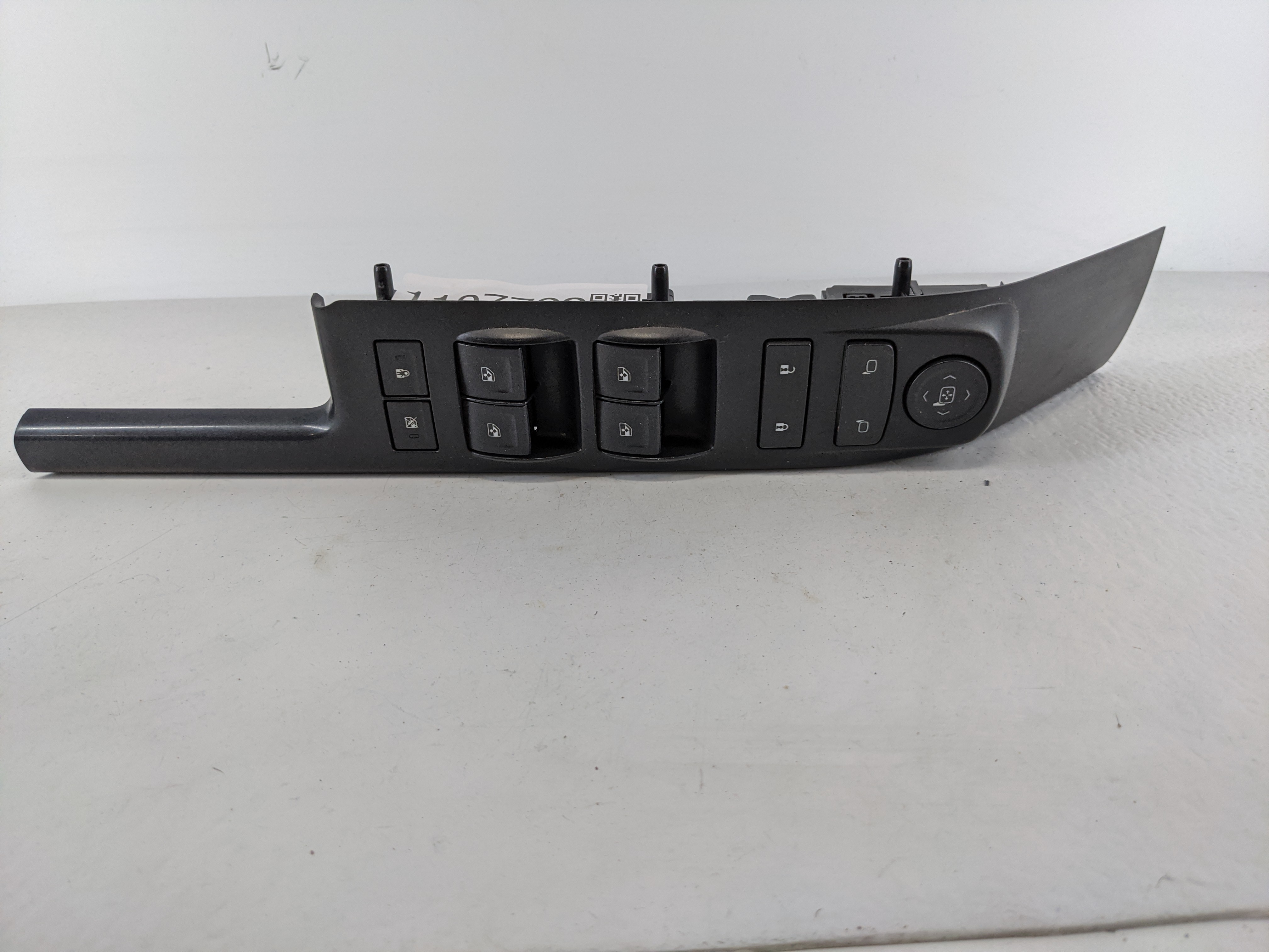 2014 Chevrolet Silverado 1500 Driver Left Door Master Power Window Switch 1107722 - Oemusedautoparts1.com