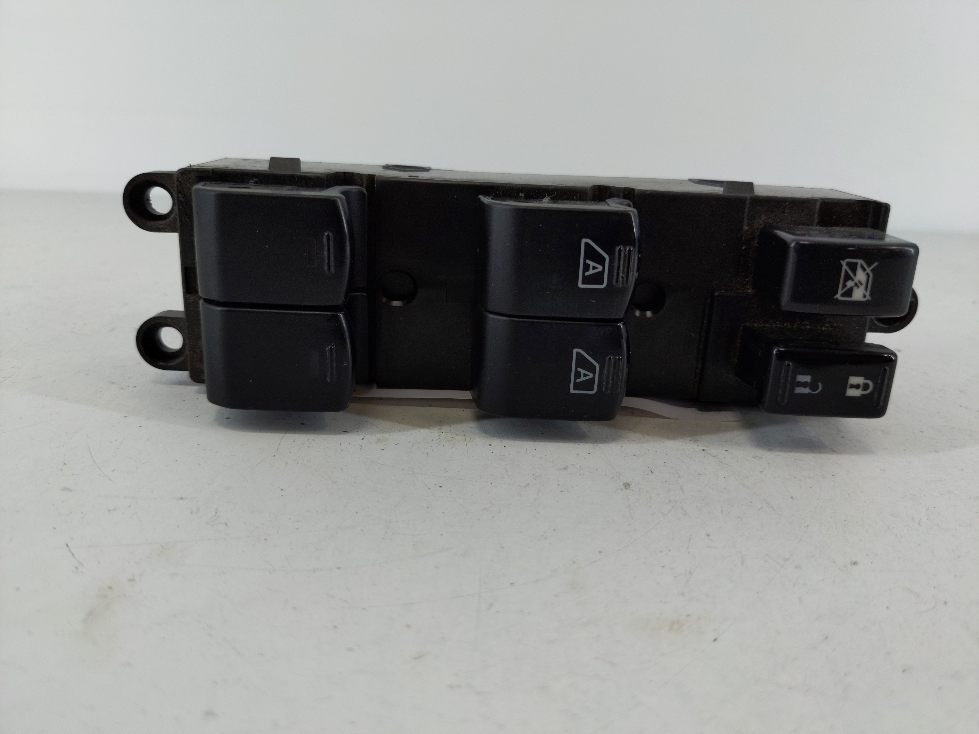 2007-2007 Nissan Murano Driver Left Door Master Power Window Switch 1107741 - Oemusedautoparts1.com