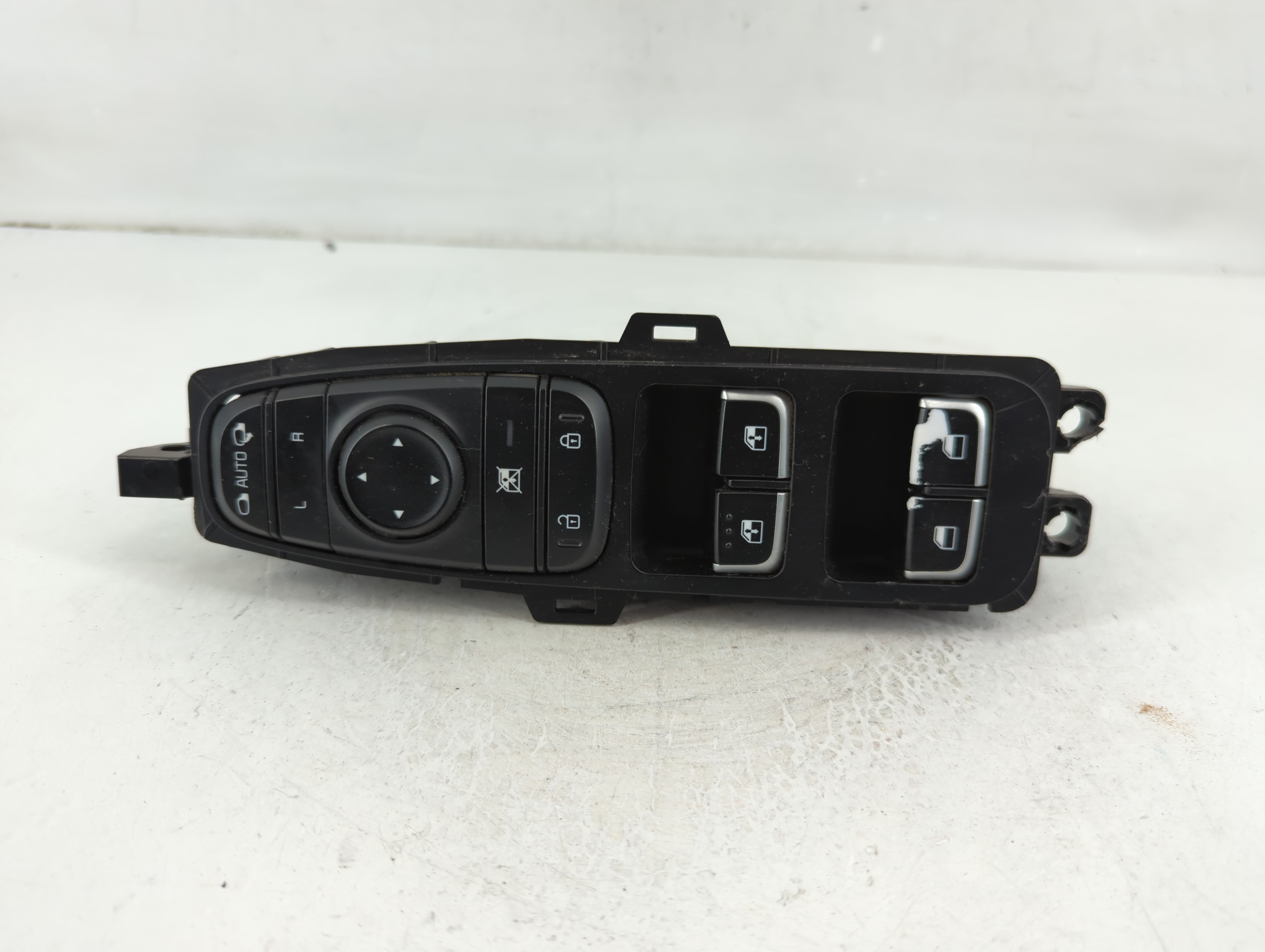2018-2020 Kia Stinger Driver Left Door Master Power Window Switch 1107769 - Oemusedautoparts1.com