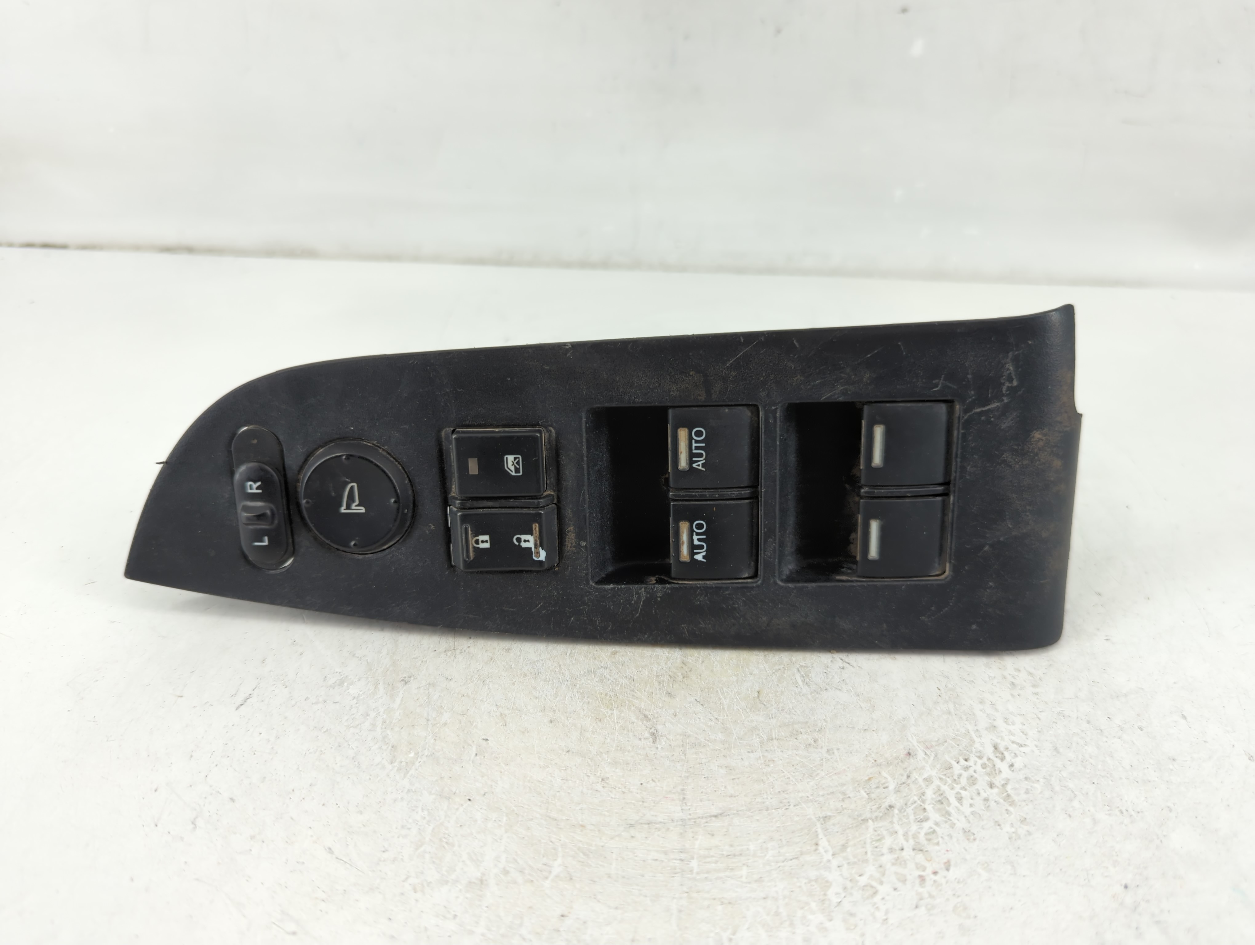 2011-2017 Honda Odyssey Driver Left Door Master Power Window Switch 1107782 - Oemusedautoparts1.com