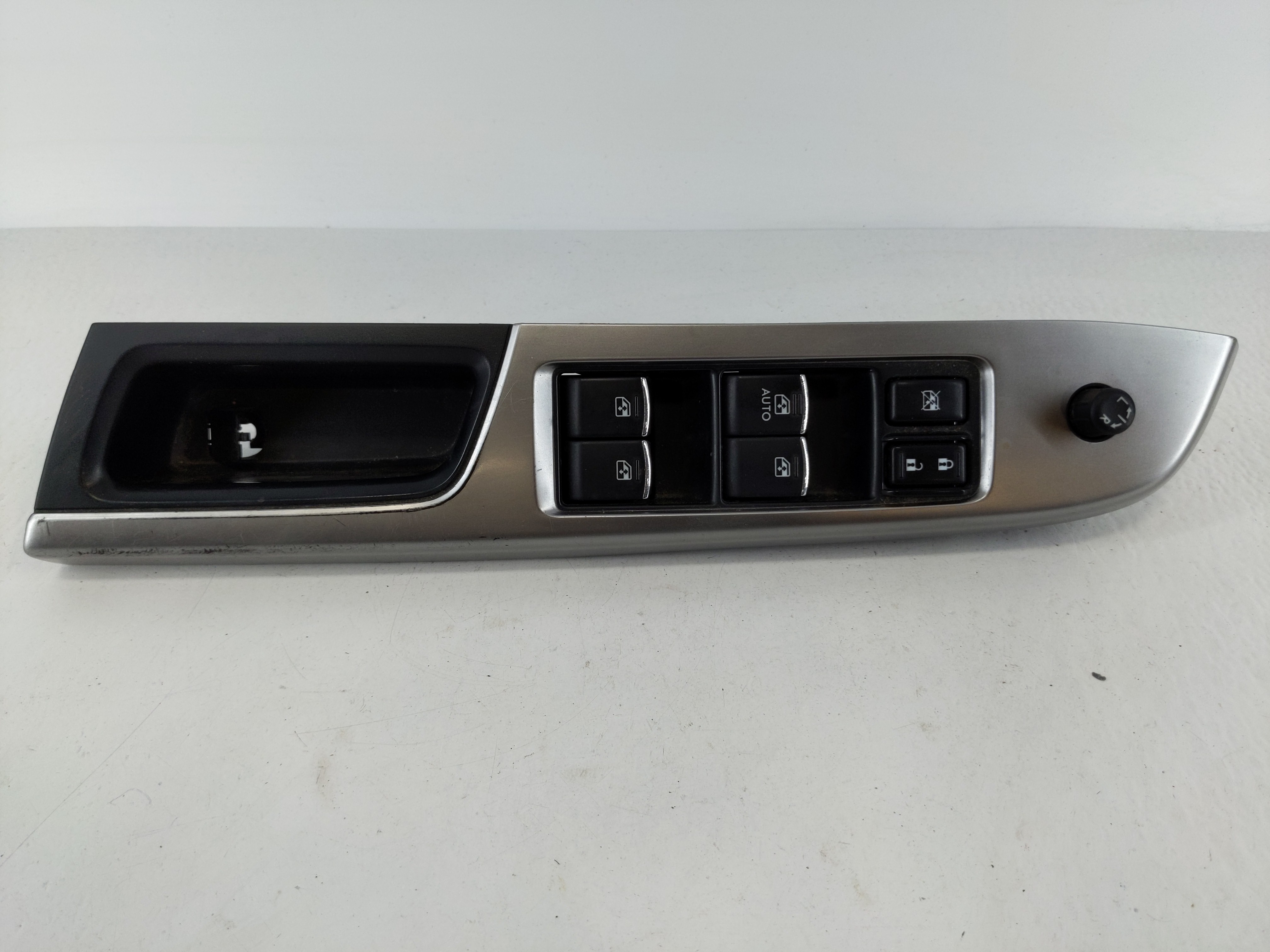 Picture of Subaru Xv Driver Left Door Master Power Window Switch 1107845