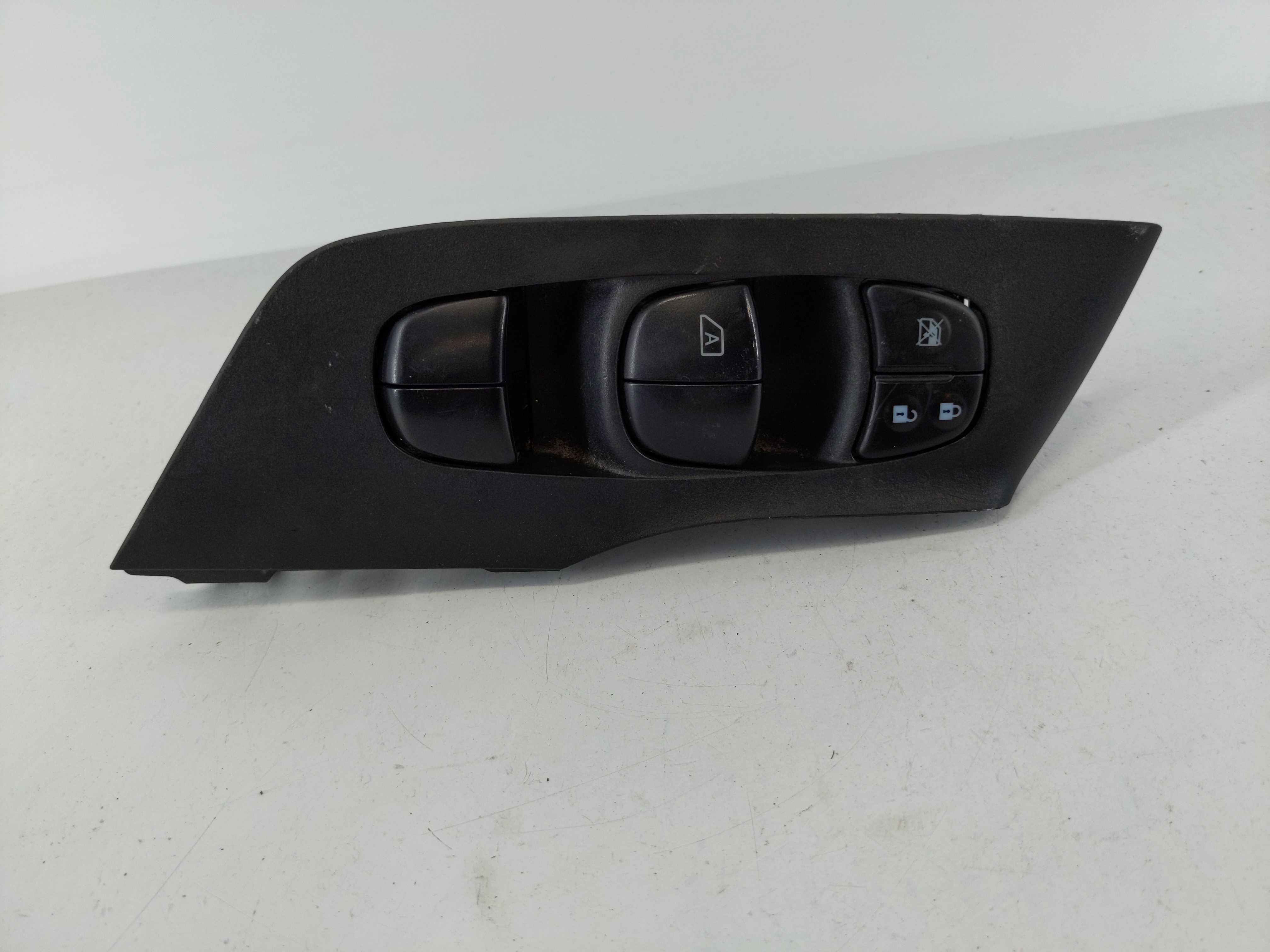 2013-2018 Nissan Altima Driver Left Door Master Power Window Switch 1107882 - Oemusedautoparts1.com