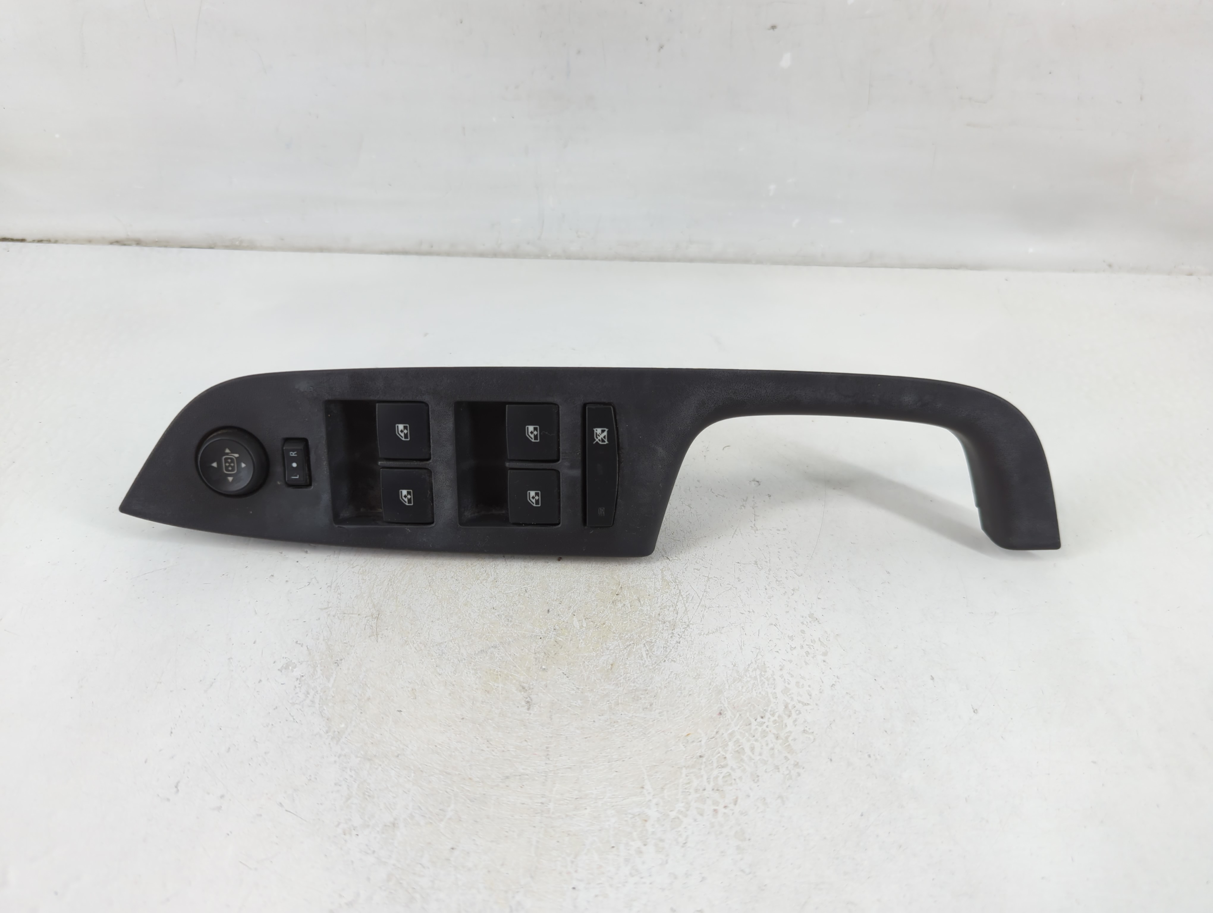 2010-2017 Chevrolet Equinox Driver Left Door Master Power Window Switch 1107954 - Oemusedautoparts1.com