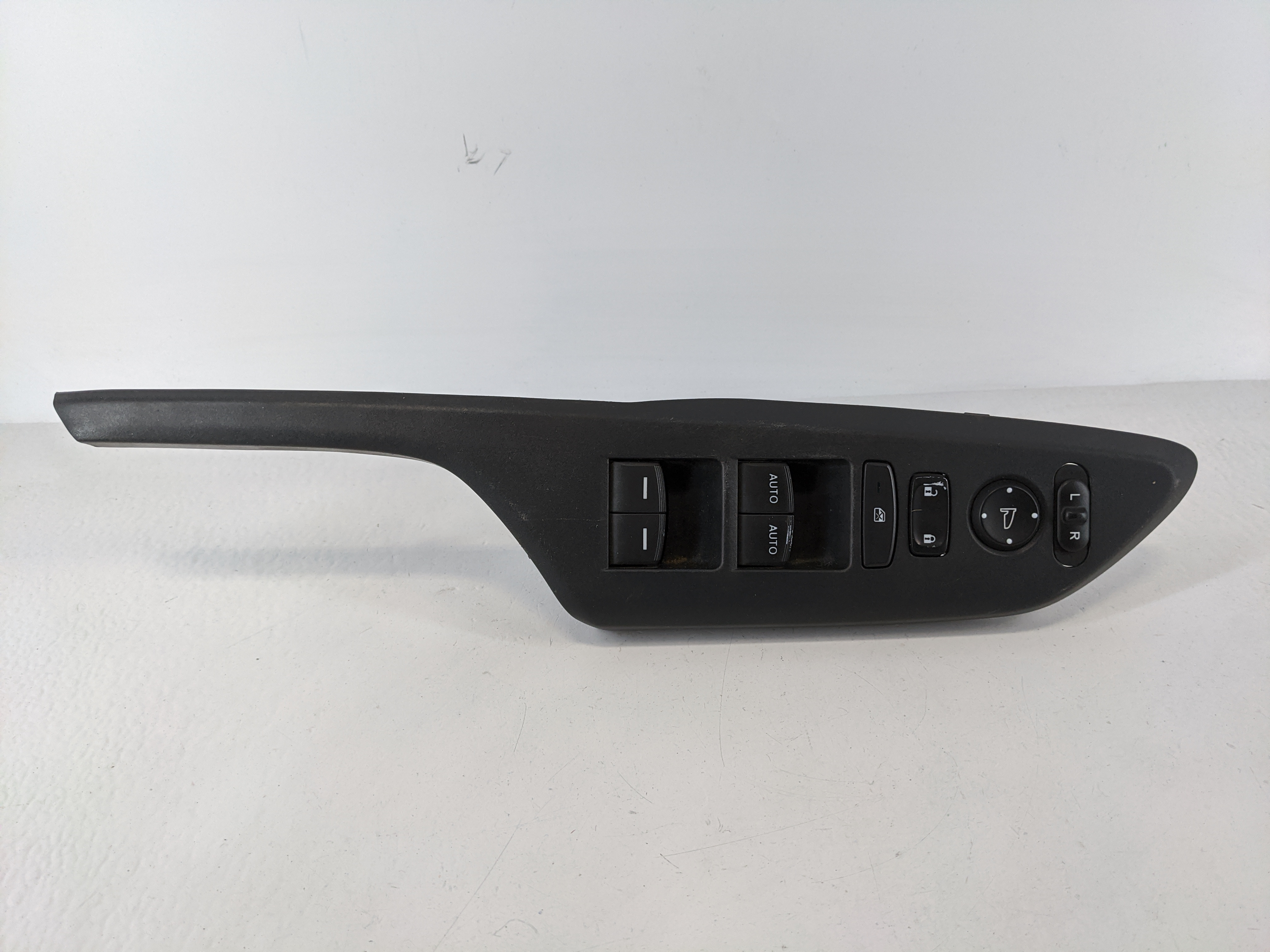 Picture of 2017-2021 Honda Civic Driver Left Door Master Power Window Switch 1107978