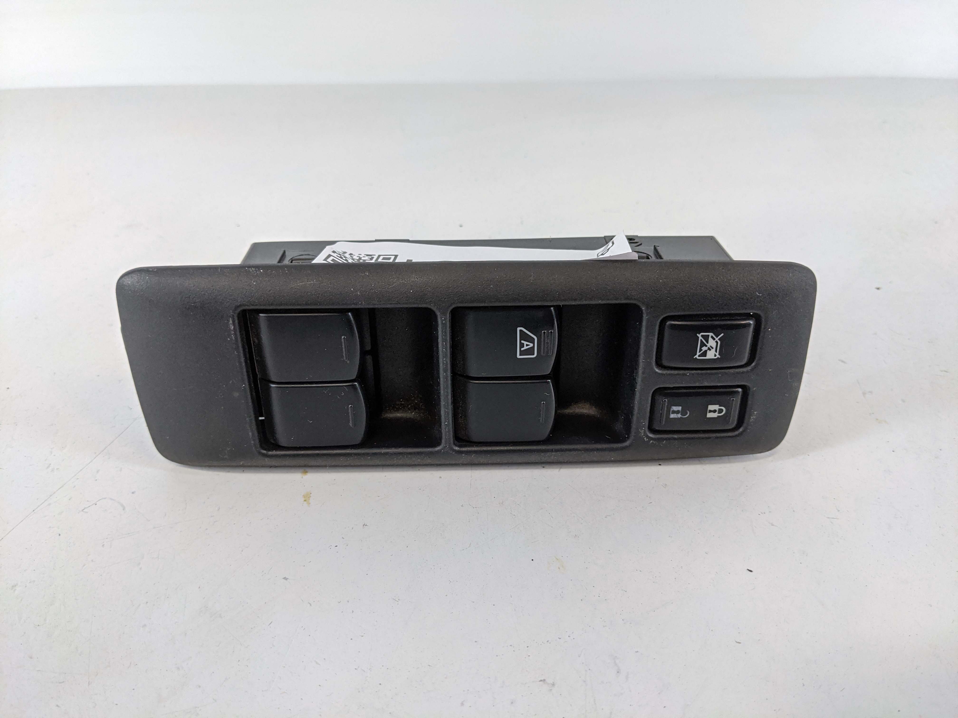 Picture of 2011-2015 Nissan Rogue Driver Left Door Master Power Window Switch 1107984