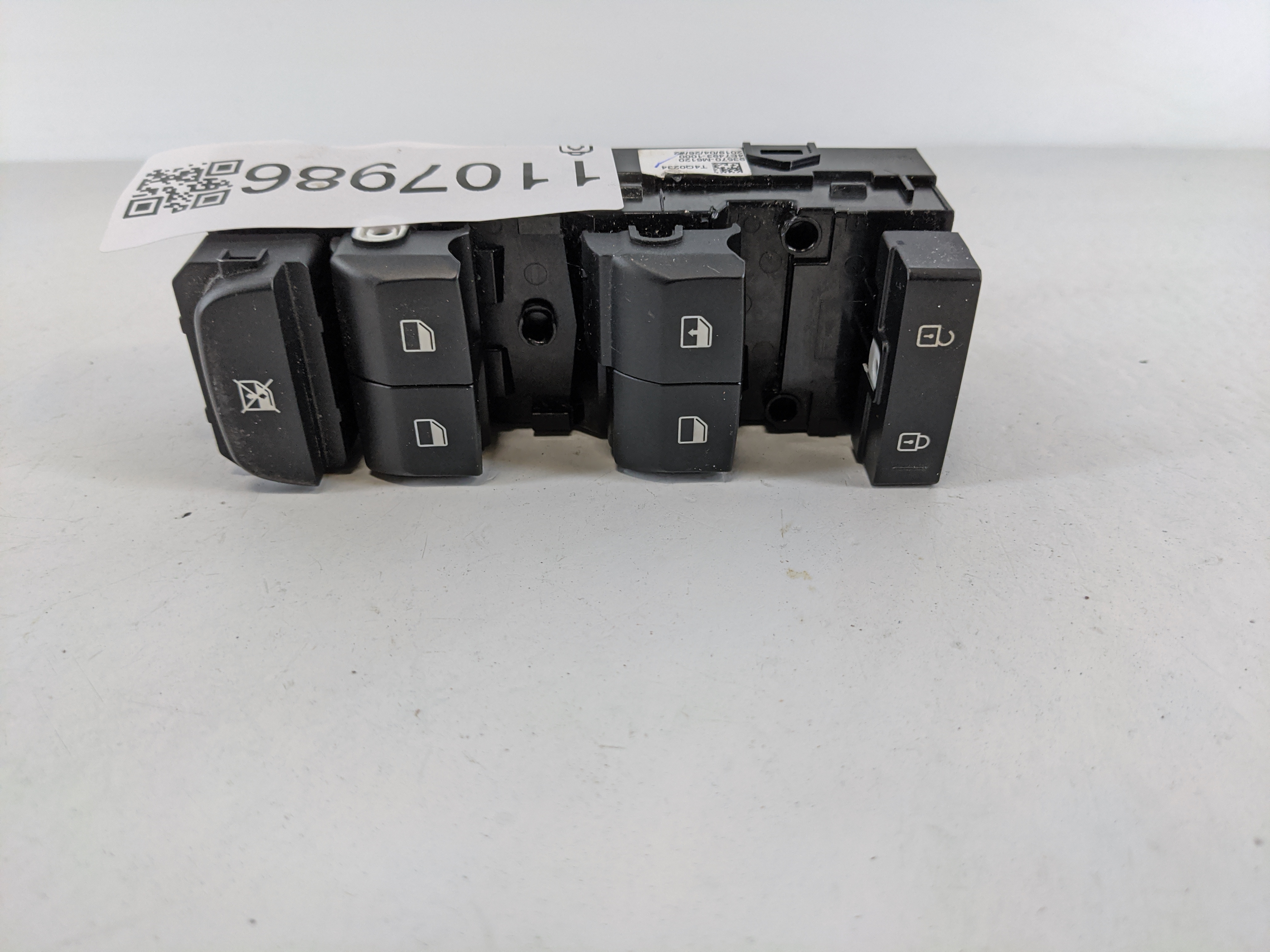 Picture of 2019-2022 Kia Forte Driver Left Door Master Power Window Switch 1107986