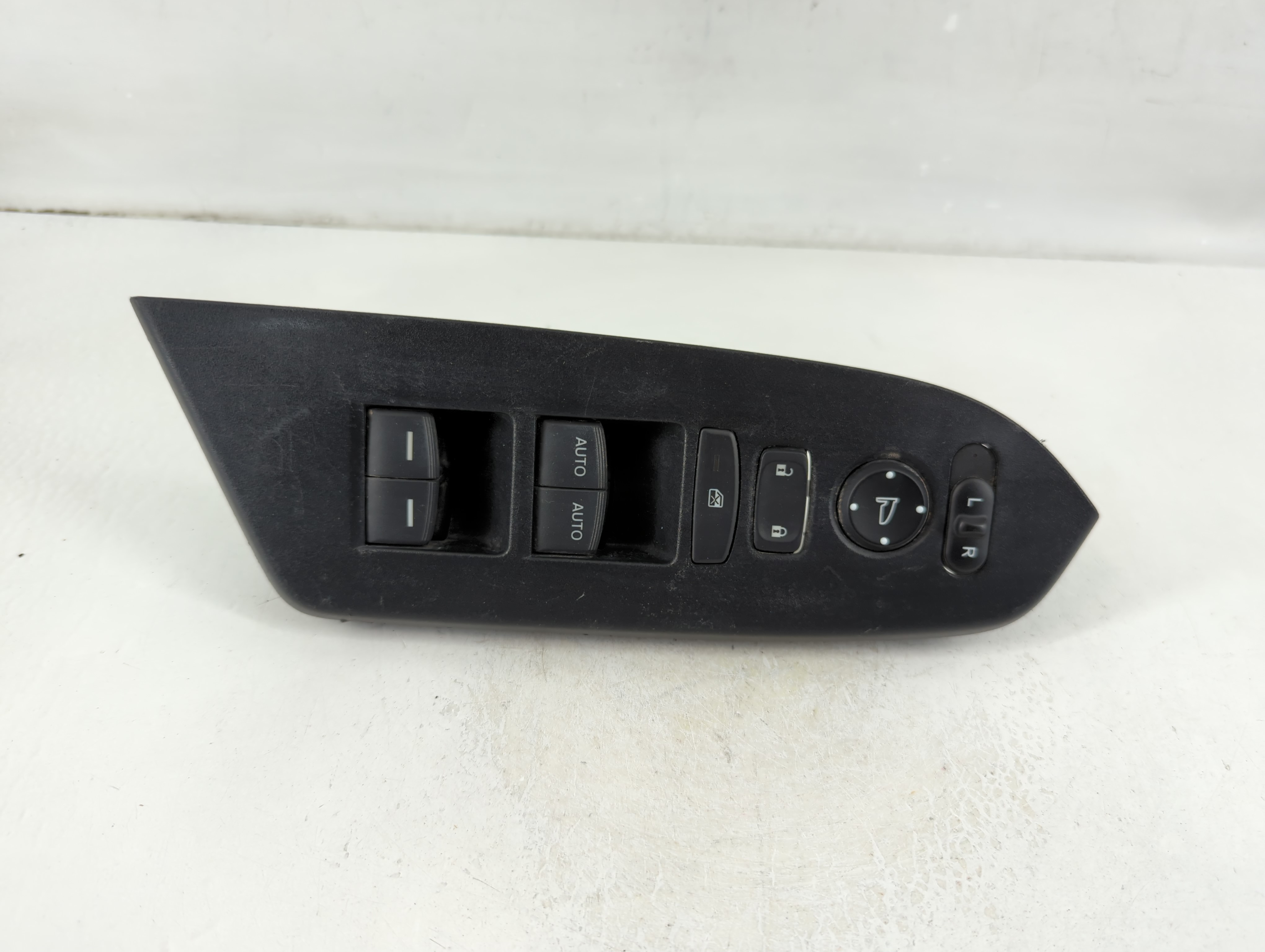 2017-2022 Honda Cr-v Driver Left Door Master Power Window Switch 1107997 - Oemusedautoparts1.com