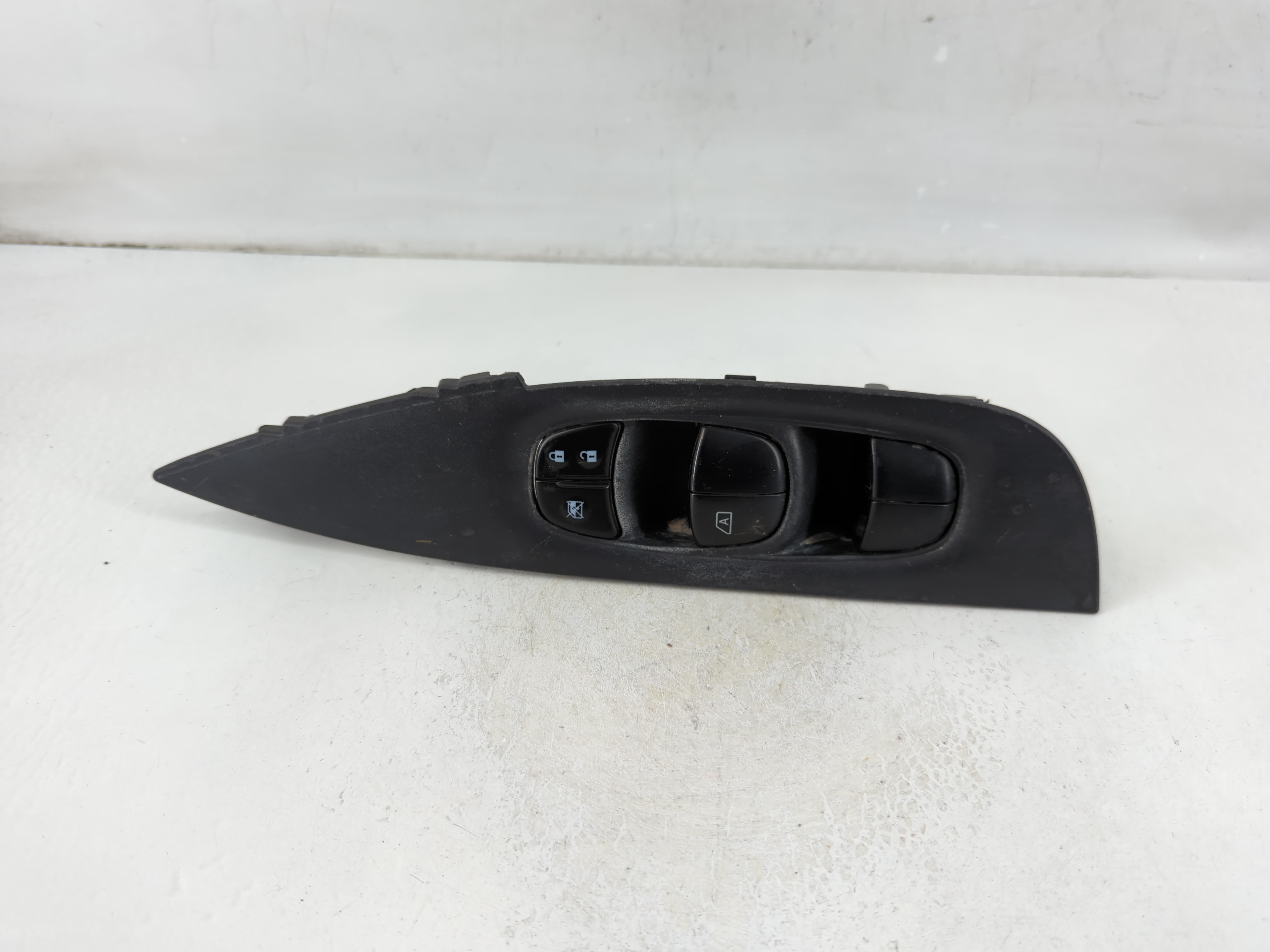 2014-2020 Nissan Rogue Driver Left Door Master Power Window Switch 1108068 - Oemusedautoparts1.com
