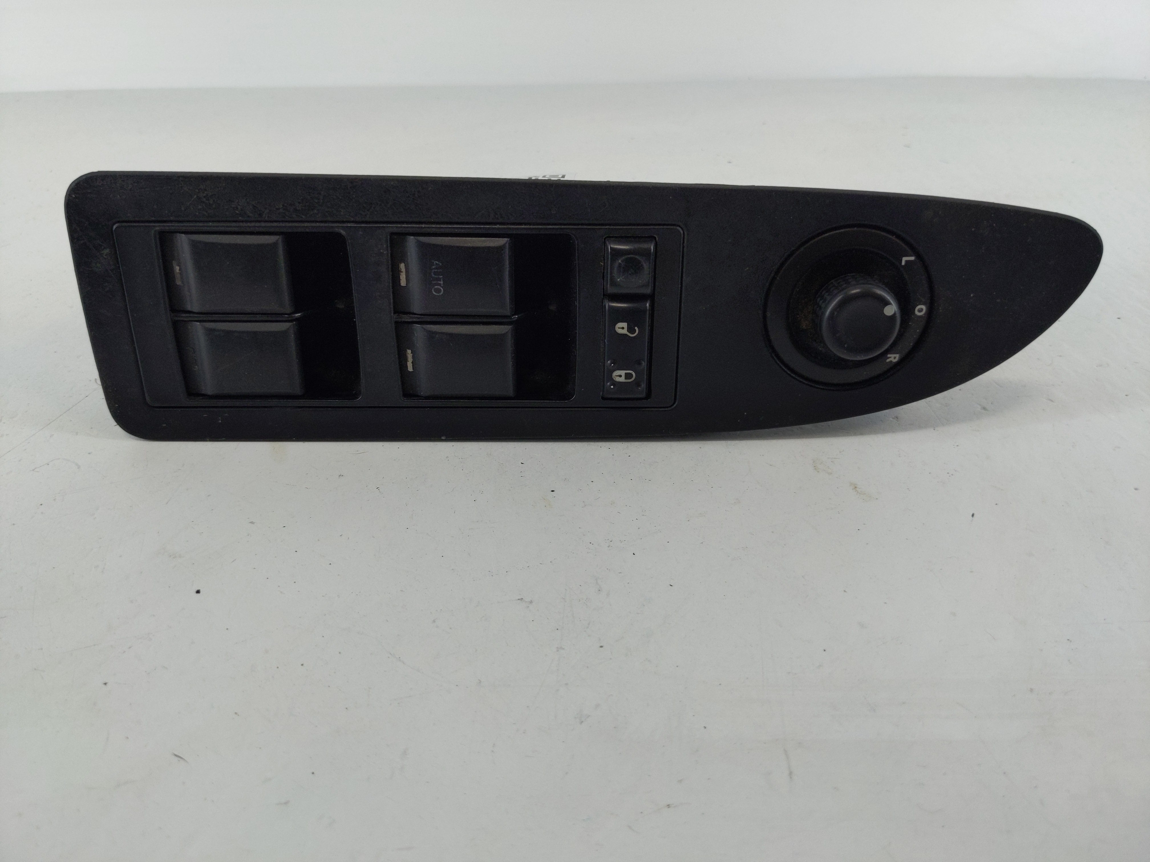 Picture of 2011-2014 Chrysler 200 Driver Left Door Master Power Window Switch 1108103