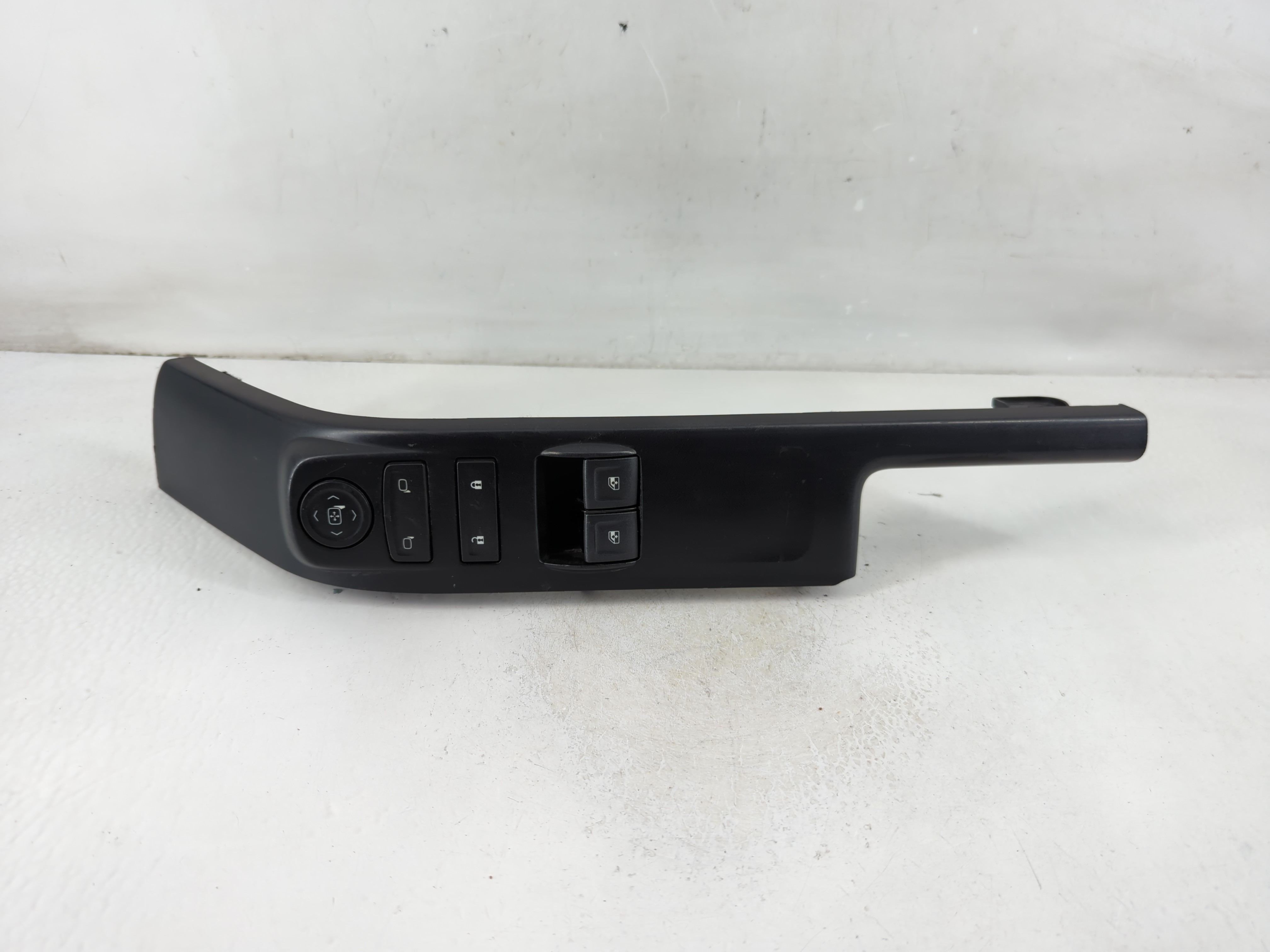 2014-2018 Gmc Sierra 1500 Driver Left Door Master Power Window Switch 1108152 - Oemusedautoparts1.com