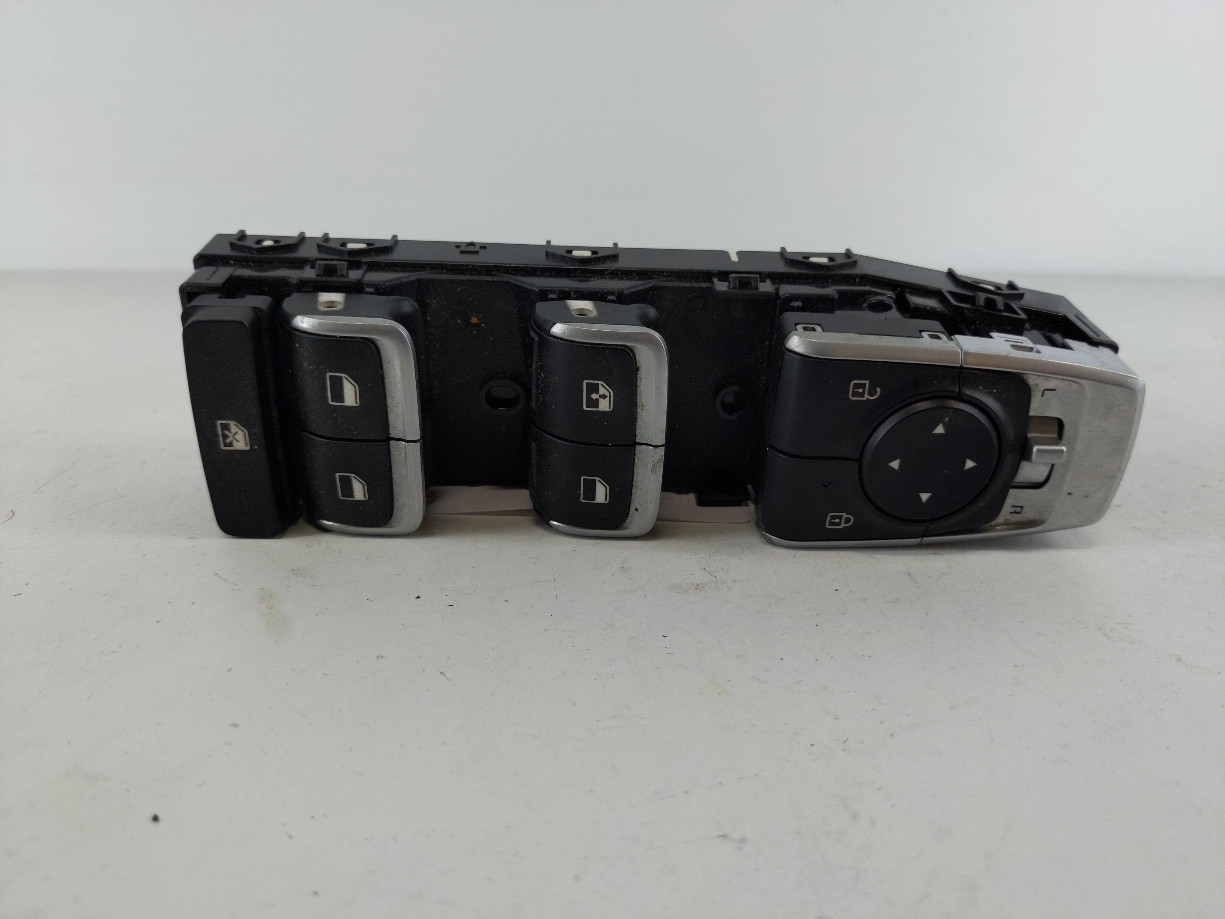 Picture of 2021-2021 Kia K5 Driver Left Door Master Power Window Switch 93571l2240 1108158