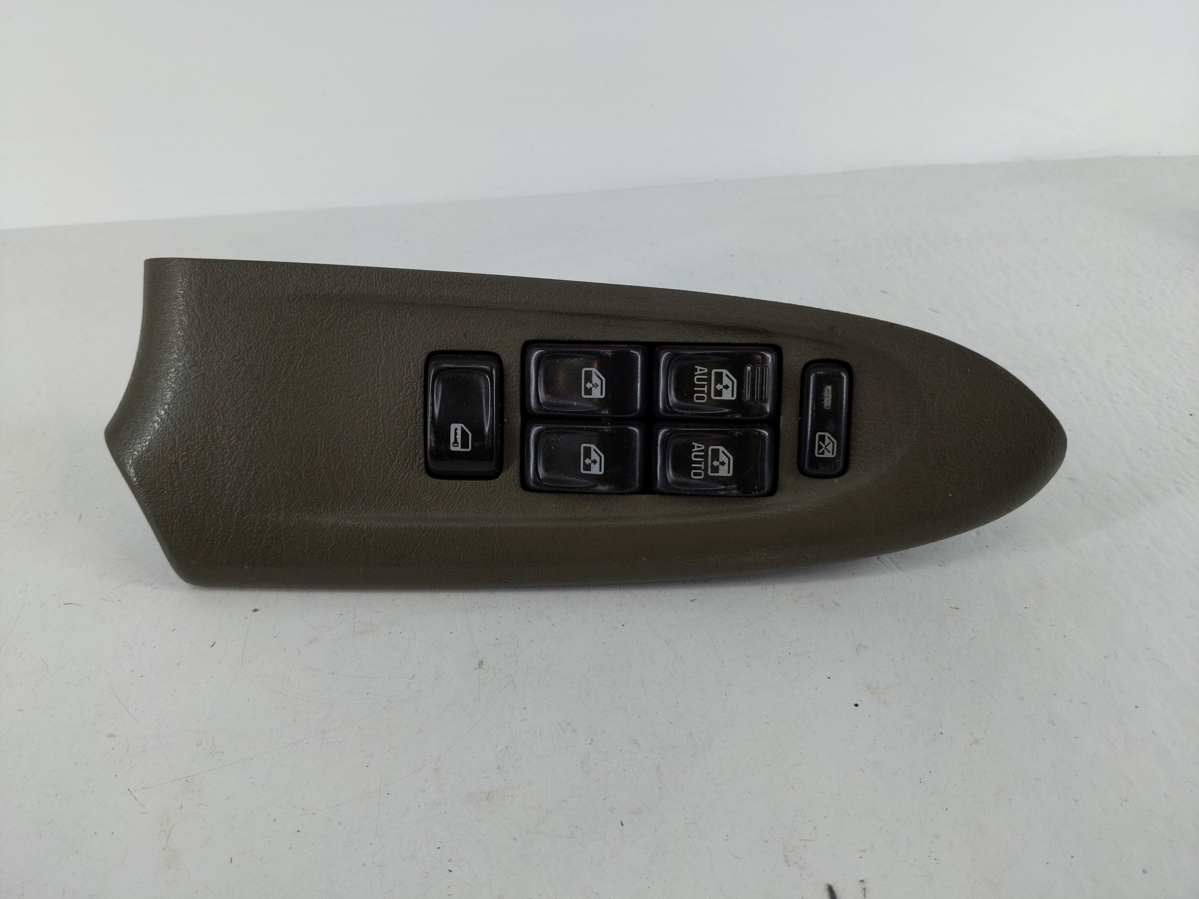 2002 Chevrolet Trailblazer Driver Left Door Master Power Window Switch 1108162 - Oemusedautoparts1.com