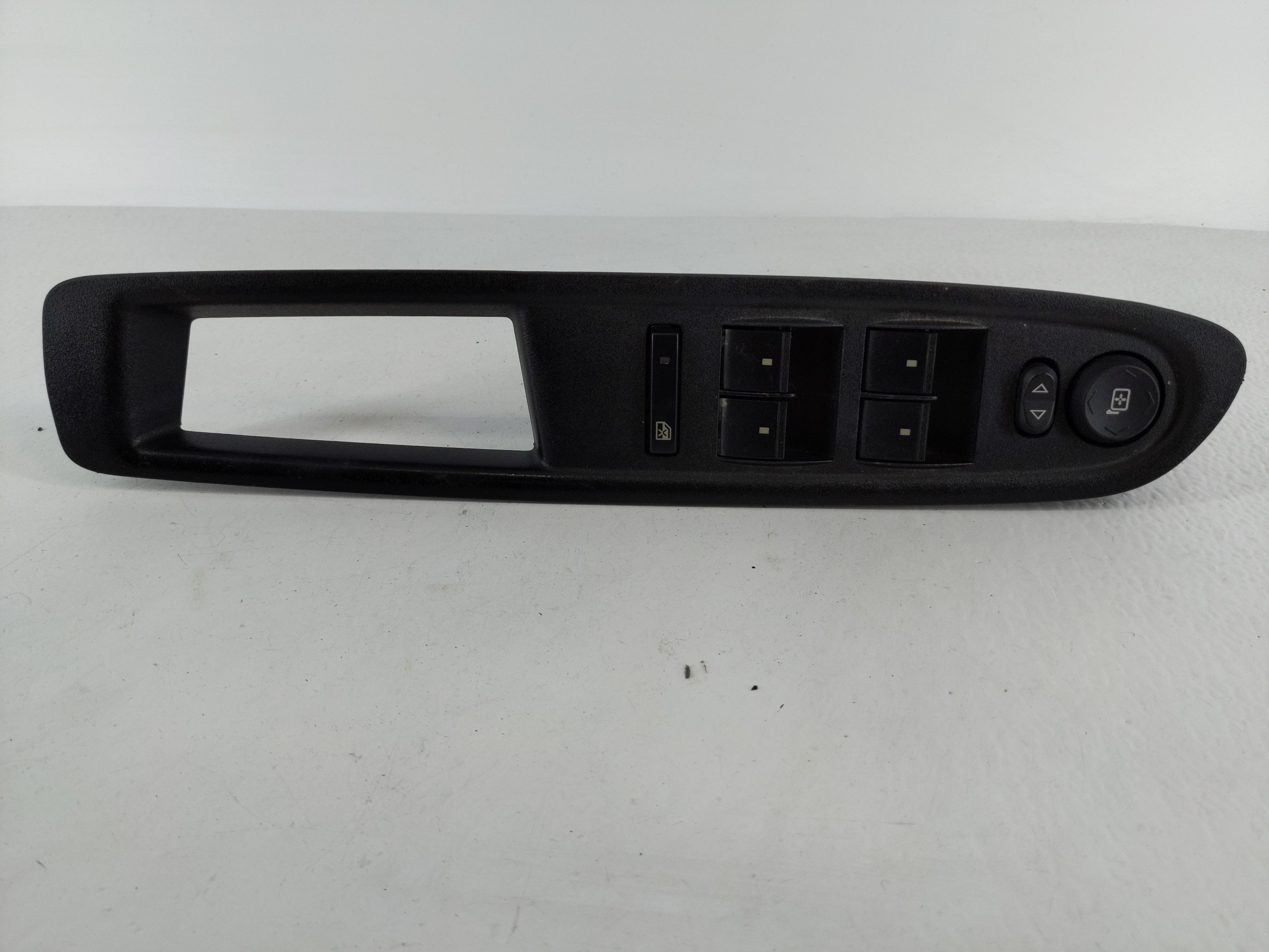 2009-2017 Chevrolet Traverse Driver Left Door Master Power Window Switch 1108164 - Oemusedautoparts1.com
