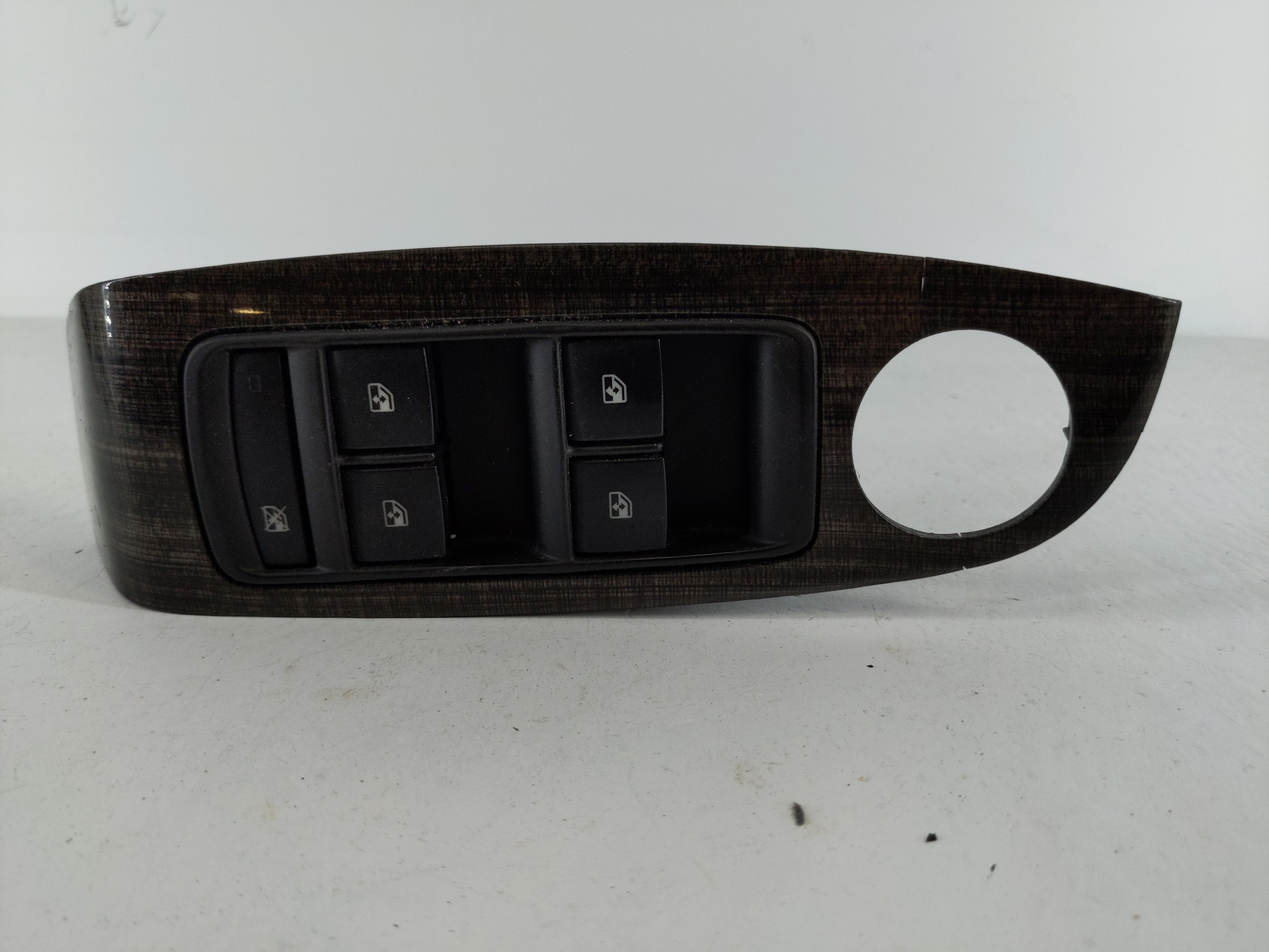2014-2016 Chevrolet Malibu Driver Left Door Master Power Window Switch 1108166 - Oemusedautoparts1.com