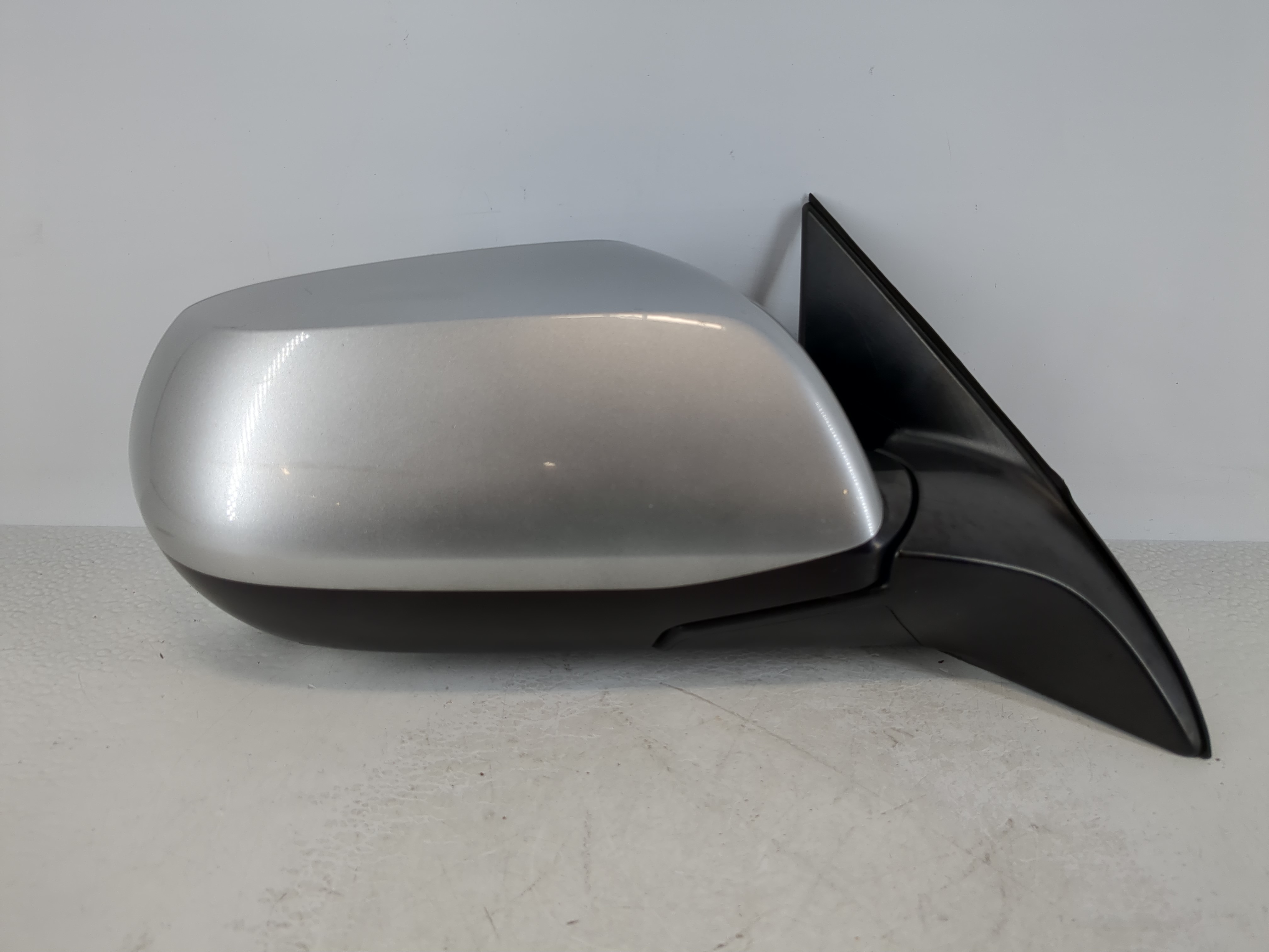 2016 Honda Hr-v Passenger Right Side View Power Door Mirror Silver 1108186 - Oemusedautoparts1.com