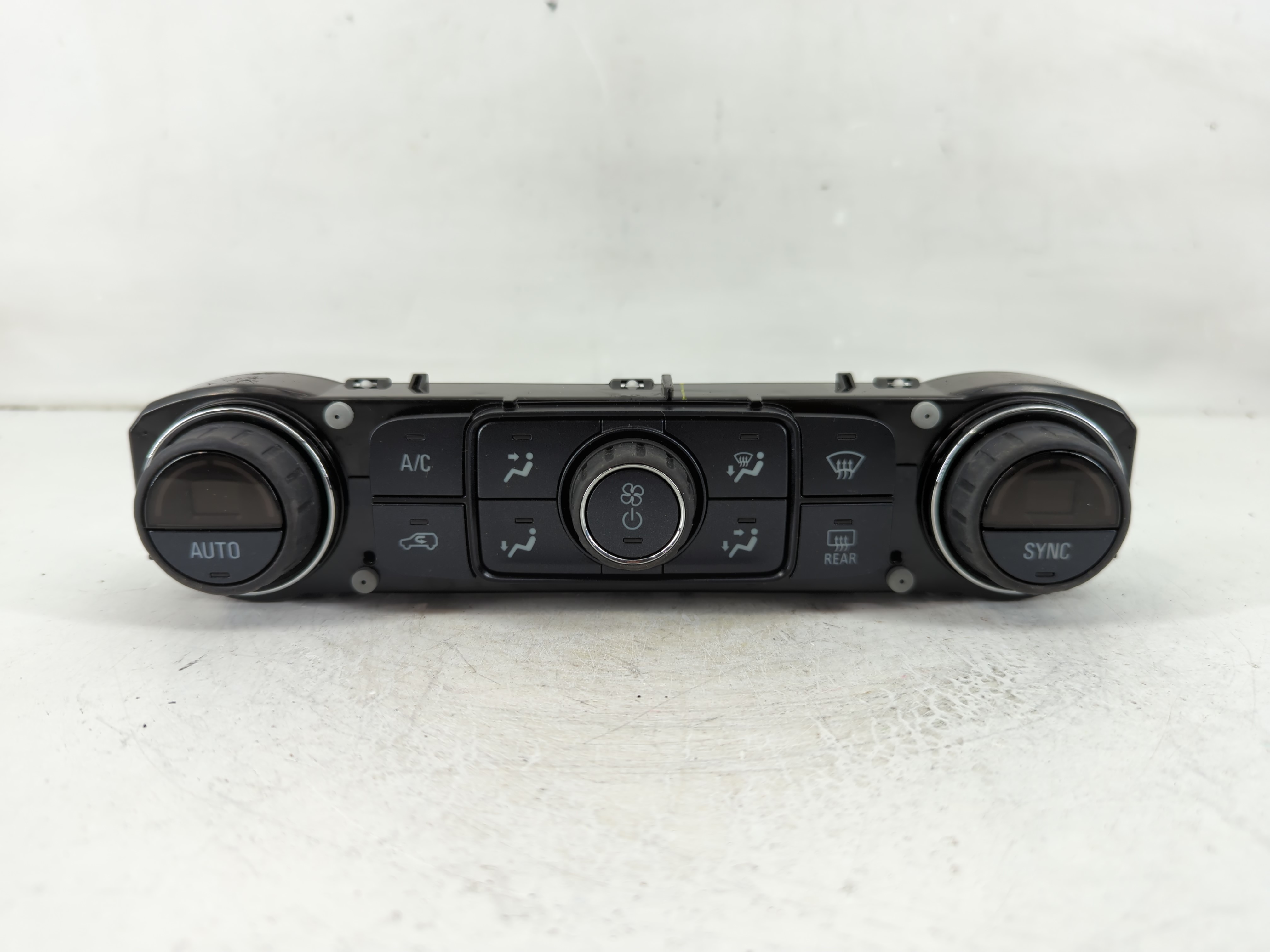 Picture of 2014-2019 Chevrolet Silverado 1500 Ac Heater Climate Control 23486614 1108191